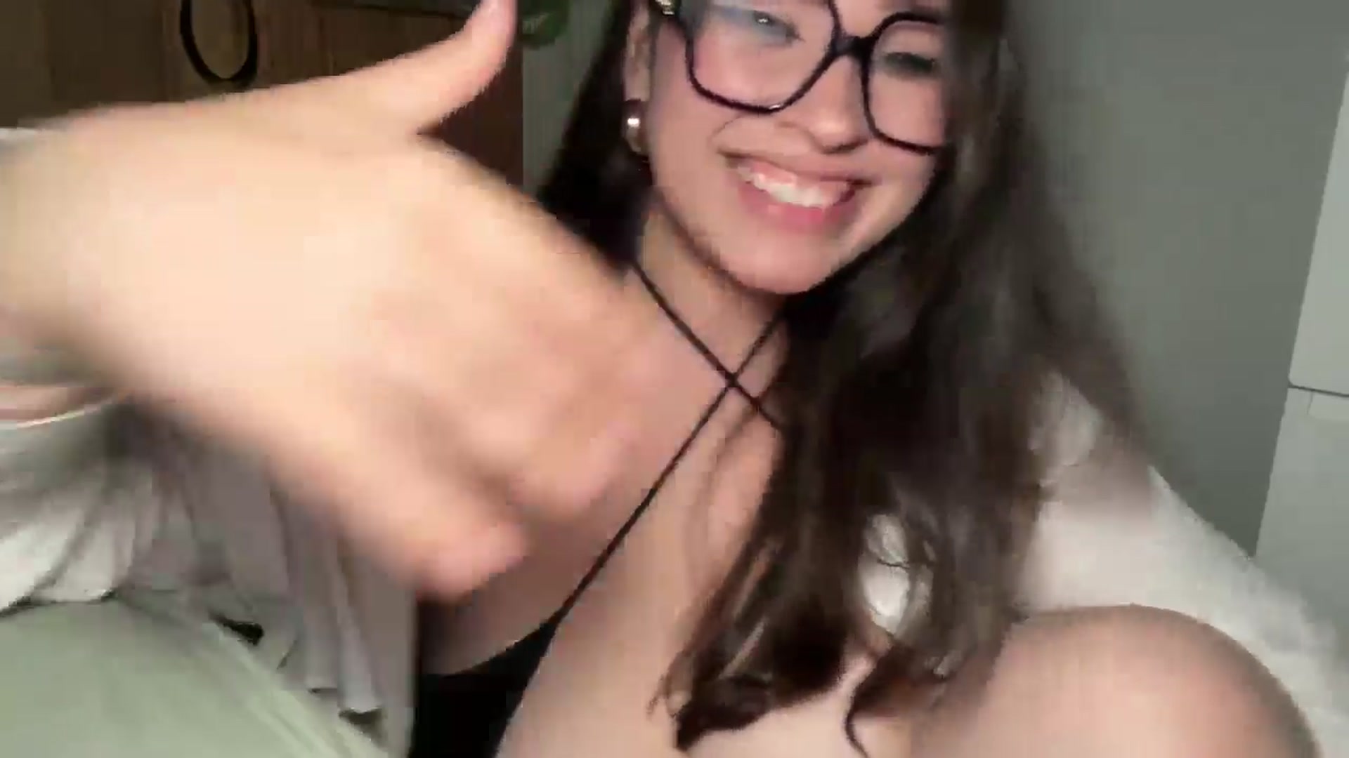 Gallery image thumbnail from Hasymura's myfreecams stream on, 10/03/2024, 21:06 image 13 of 20