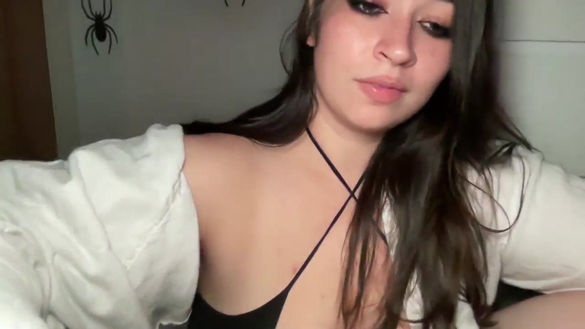 Gallery image thumbnail from Hasymura's myfreecams stream on, 10/06/2024, 23:09 image 15 of 20