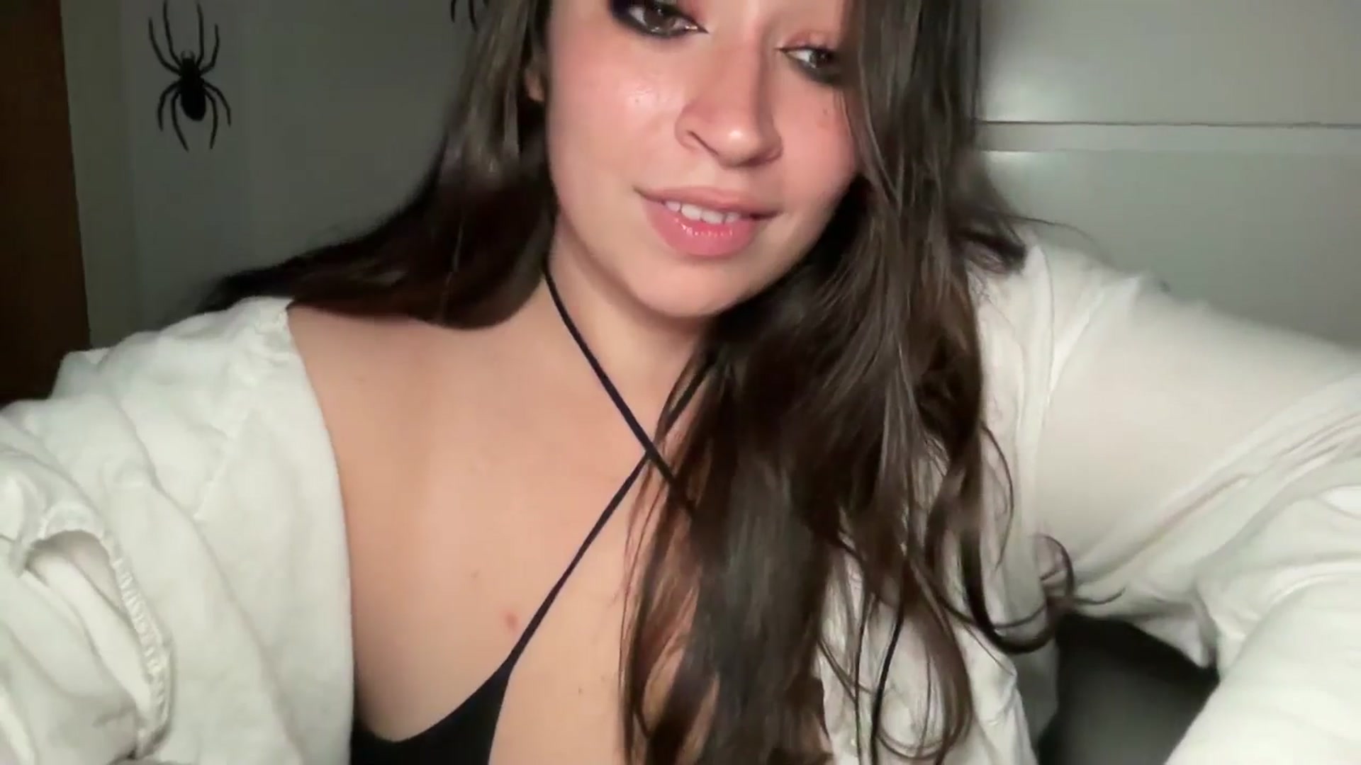 Gallery image thumbnail from Hasymura's myfreecams stream on, 10/06/2024, 23:09 image 18 of 20