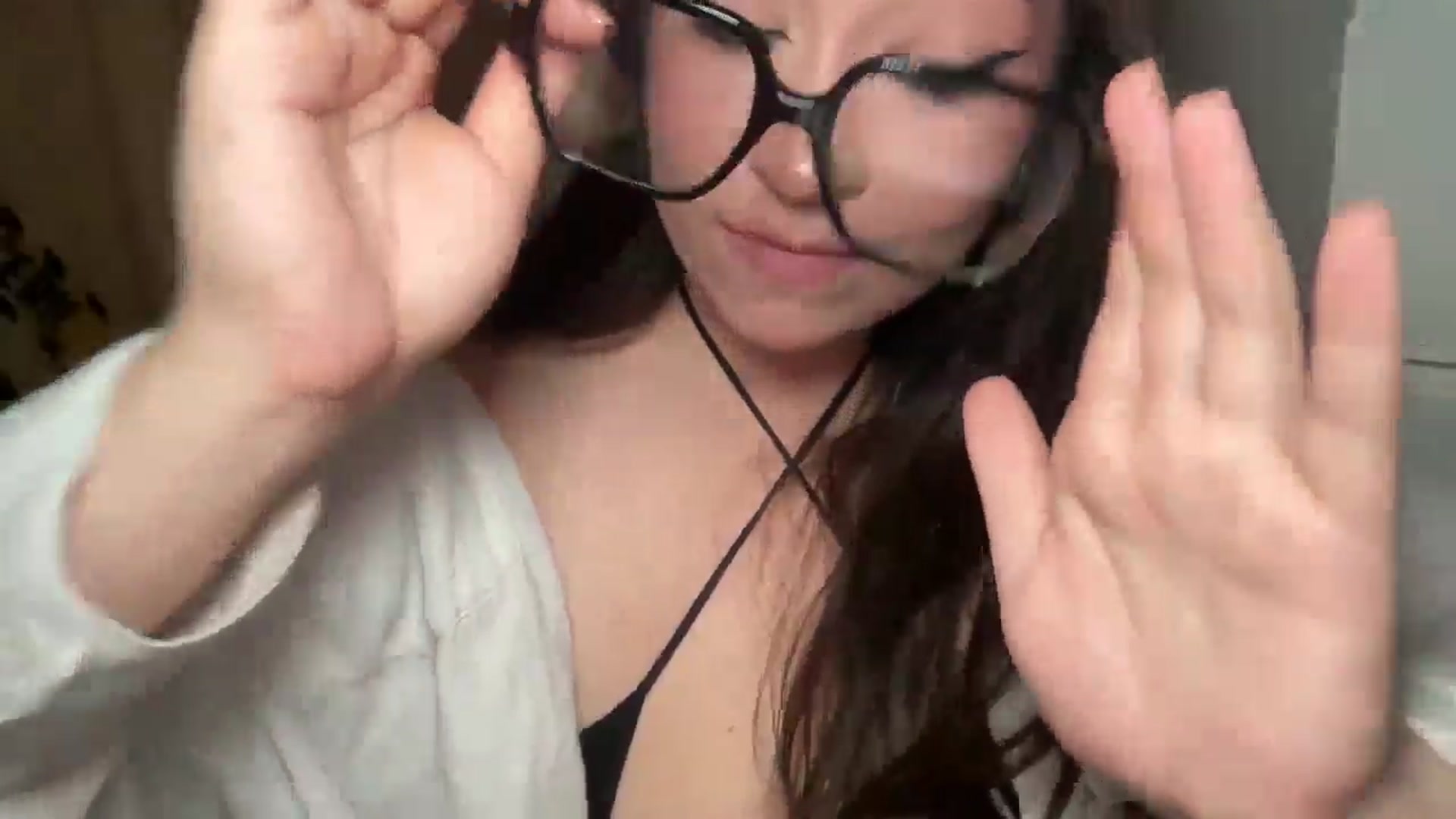 Gallery image thumbnail from Hasymura's myfreecams stream on, 10/08/2024, 14:58 image 13 of 20