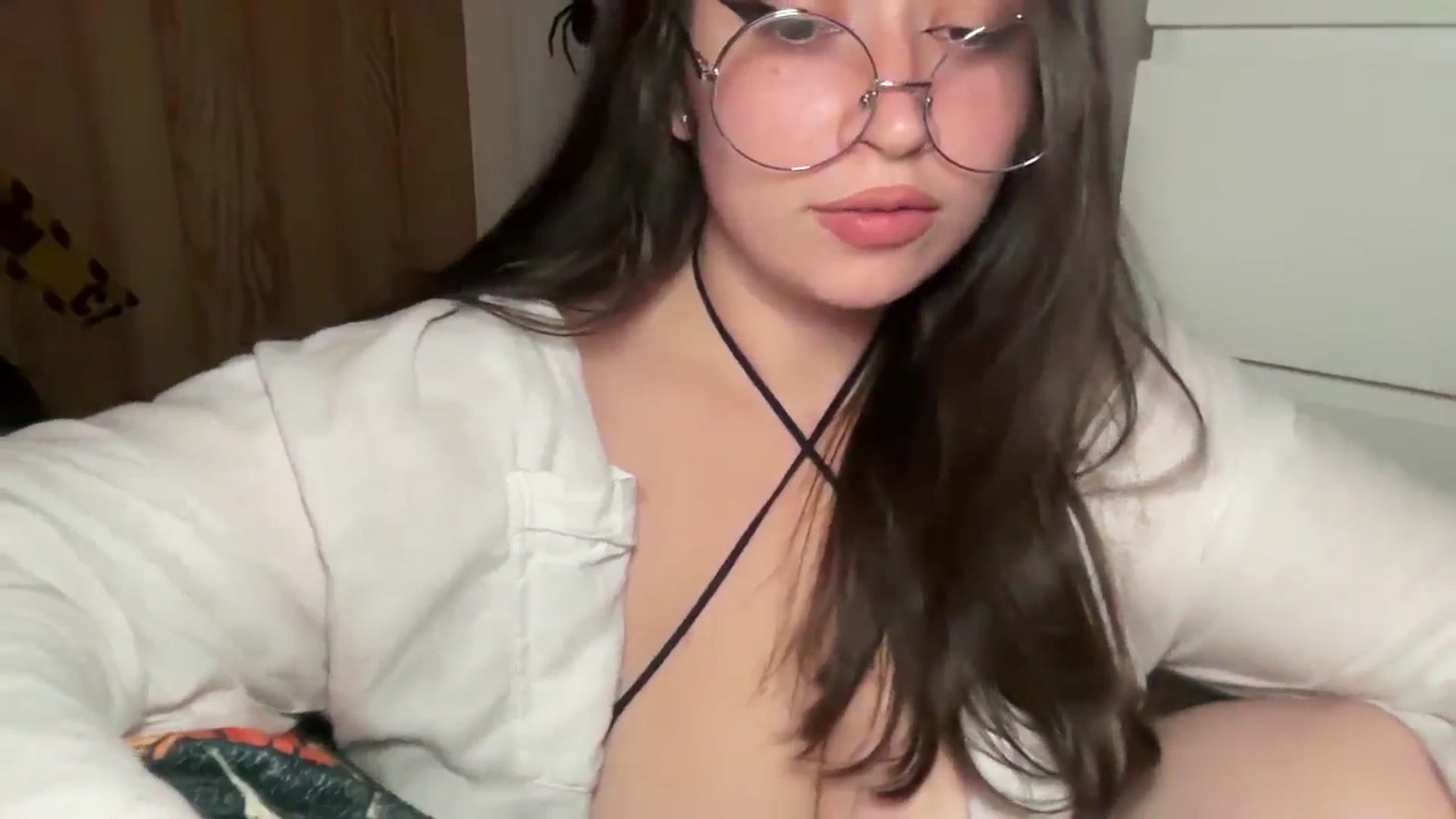 Gallery image thumbnail from Hasymura's myfreecams stream on, 10/14/2024, 23:58 image 4 of 20