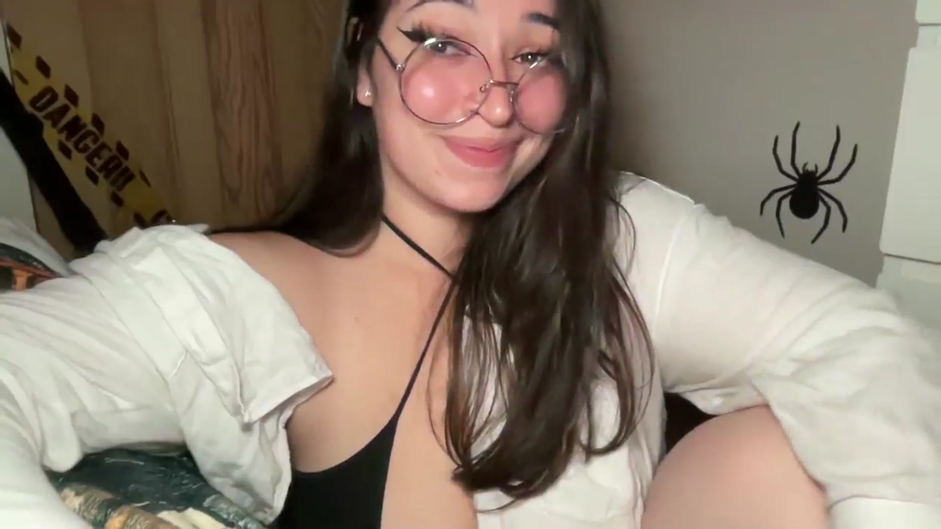 Gallery image thumbnail from Hasymura's myfreecams stream on, 10/18/2024, 24:03 image 5 of 20