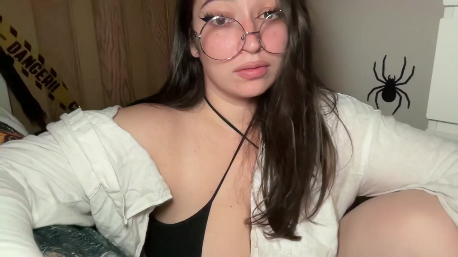 Gallery image thumbnail from Hasymura's myfreecams stream on, 10/18/2024, 24:03 image 4 of 20
