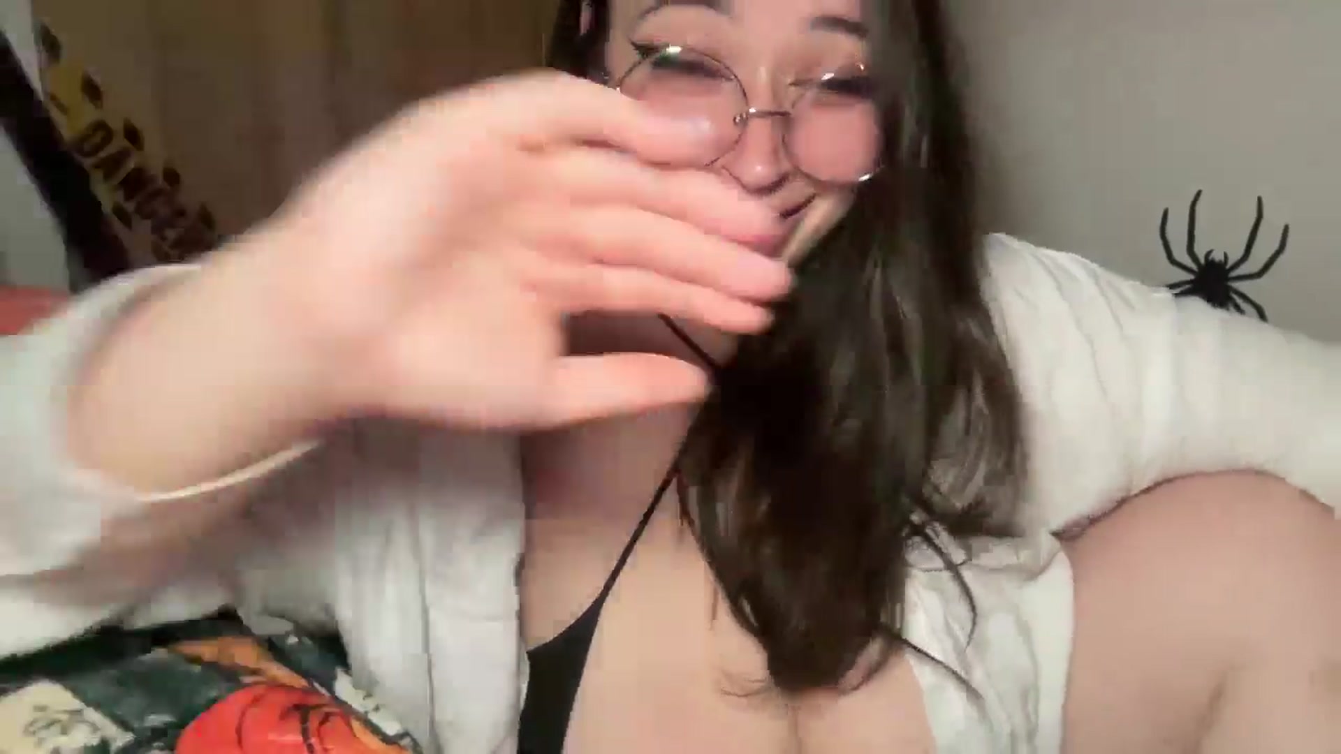Gallery image thumbnail from Hasymura's myfreecams stream on, 10/18/2024, 01:24 image 12 of 20