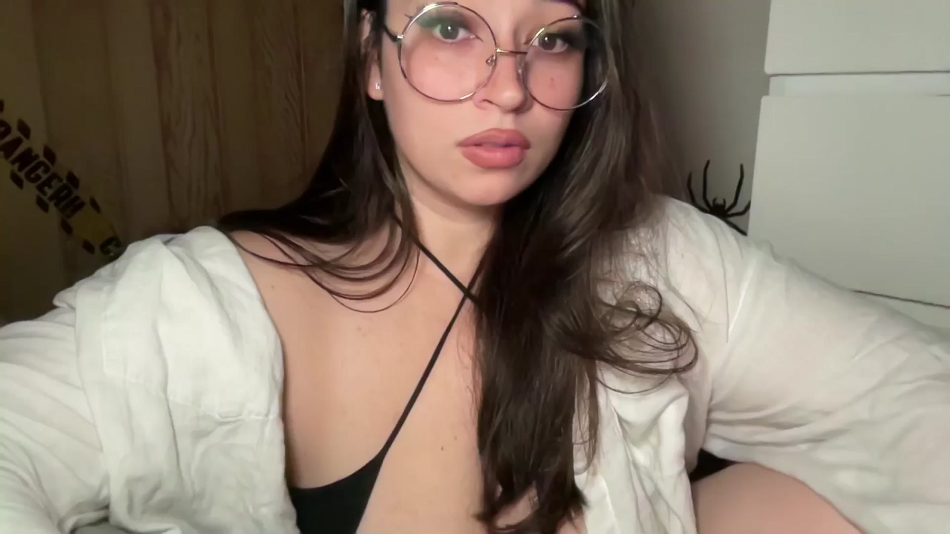 Gallery image thumbnail from Hasymura's myfreecams stream on, 10/22/2024, 23:31 image 11 of 20