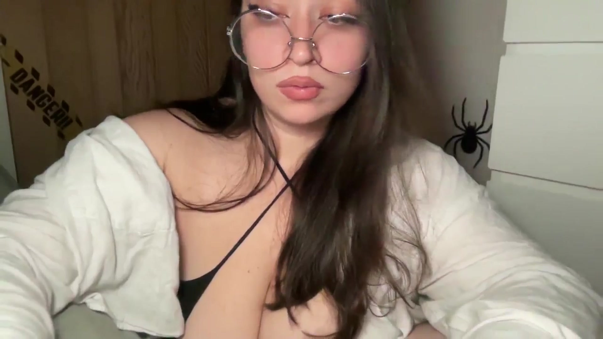 Gallery image thumbnail from Hasymura's myfreecams stream on, 10/22/2024, 23:31 image 10 of 20