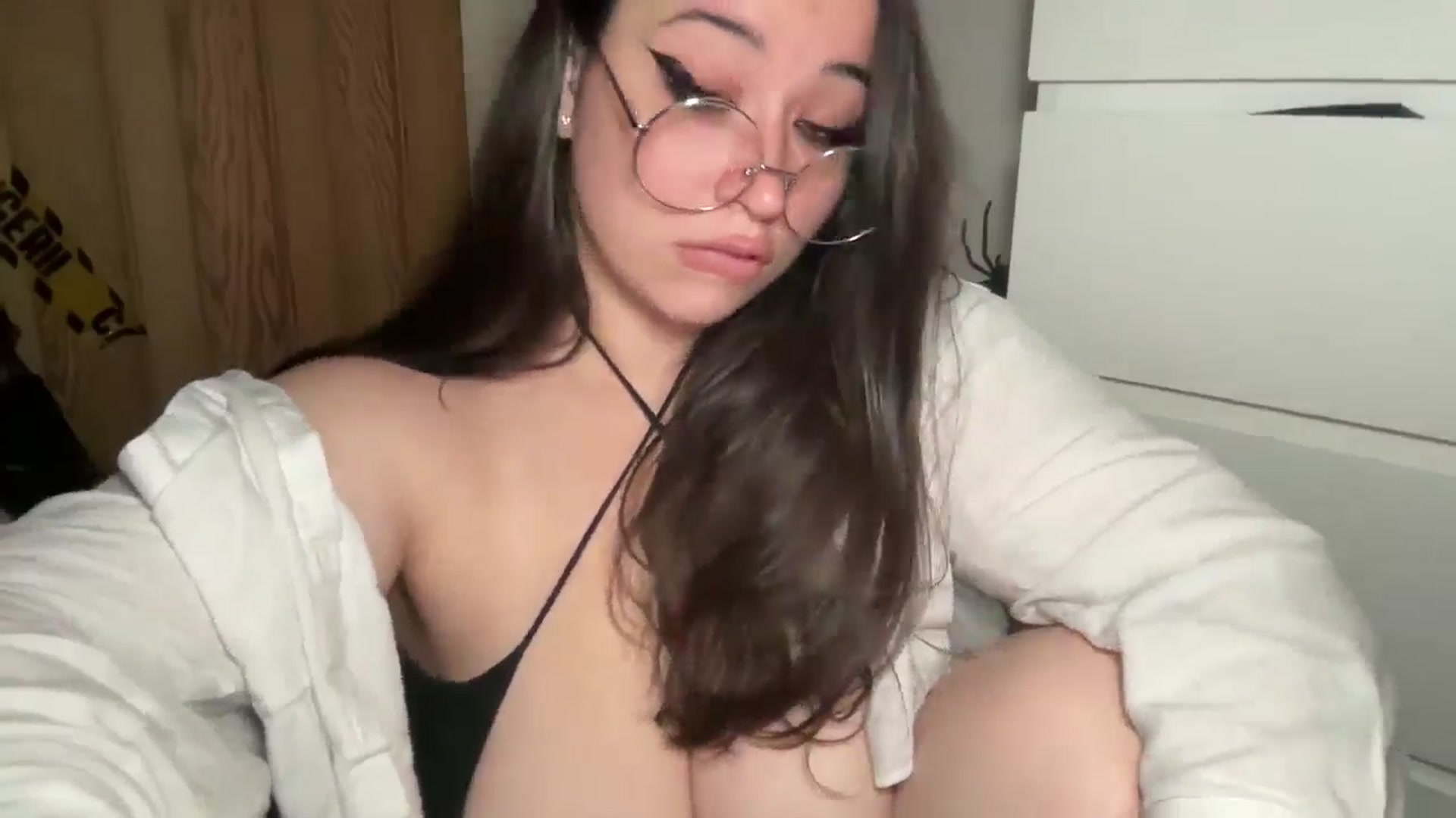 Gallery image thumbnail from Hasymura's myfreecams stream on, 10/24/2024, 23:56 image 7 of 20
