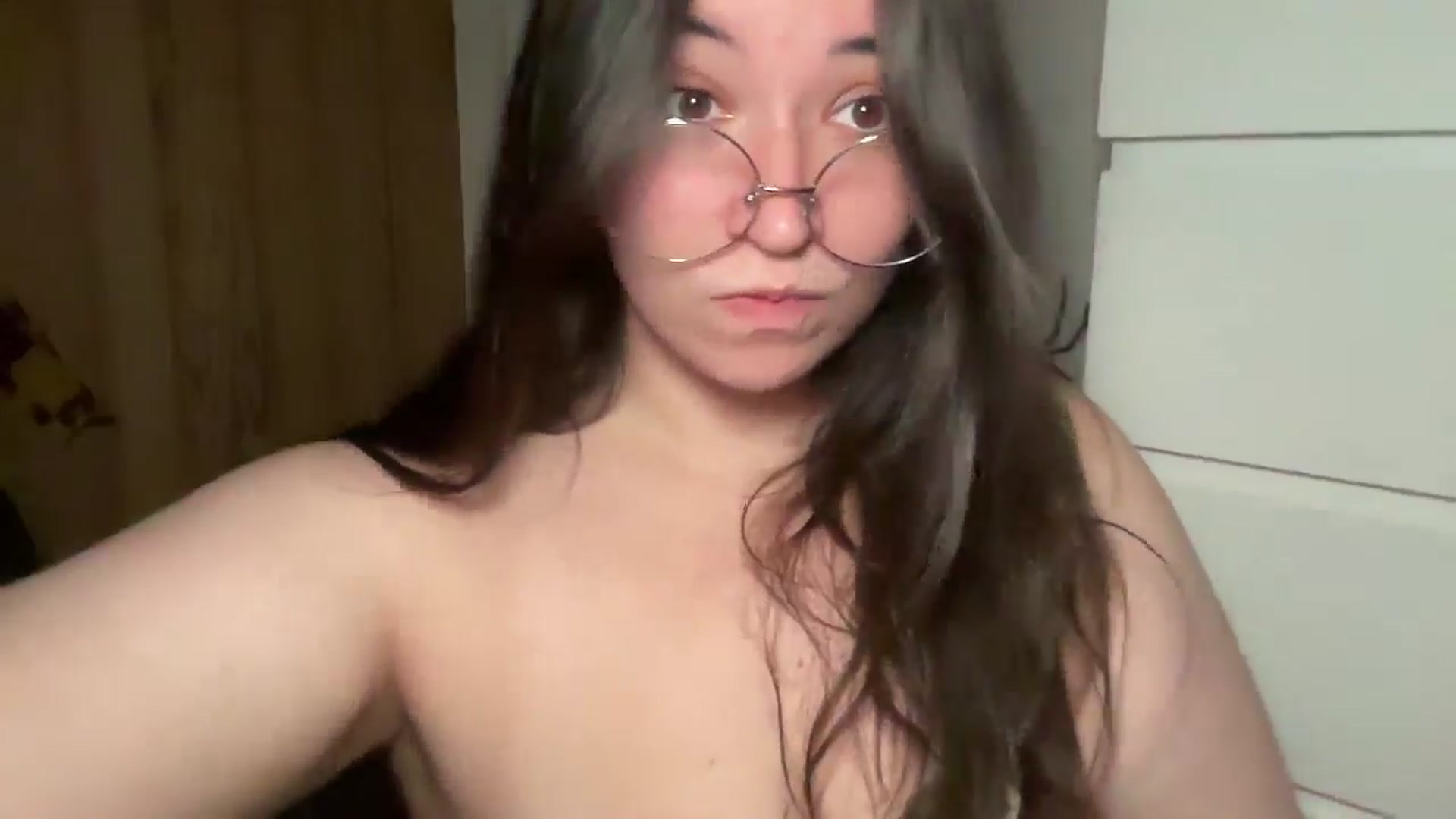 Gallery image thumbnail from Hasymura's myfreecams stream on, 10/28/2024, 03:55 image 14 of 20