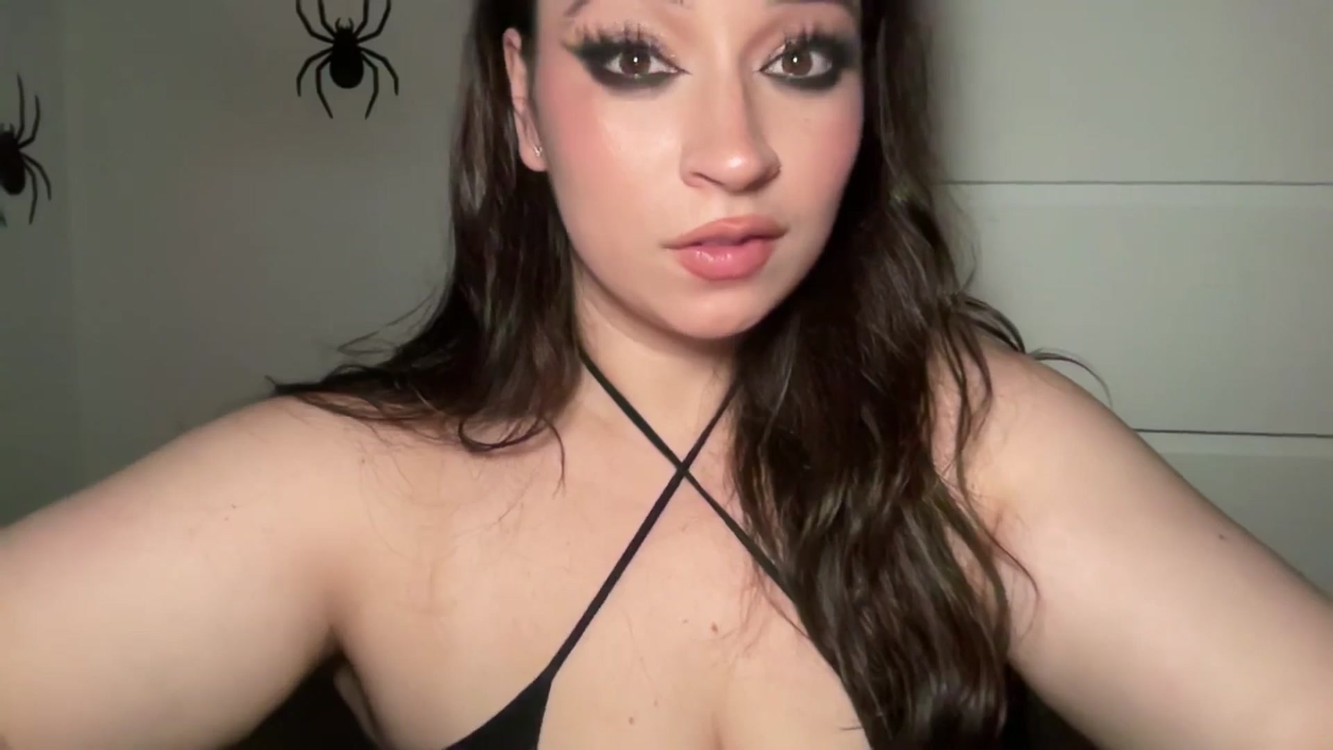 Gallery image thumbnail from Hasymura's myfreecams stream on, 10/29/2024, 24:30 image 9 of 20