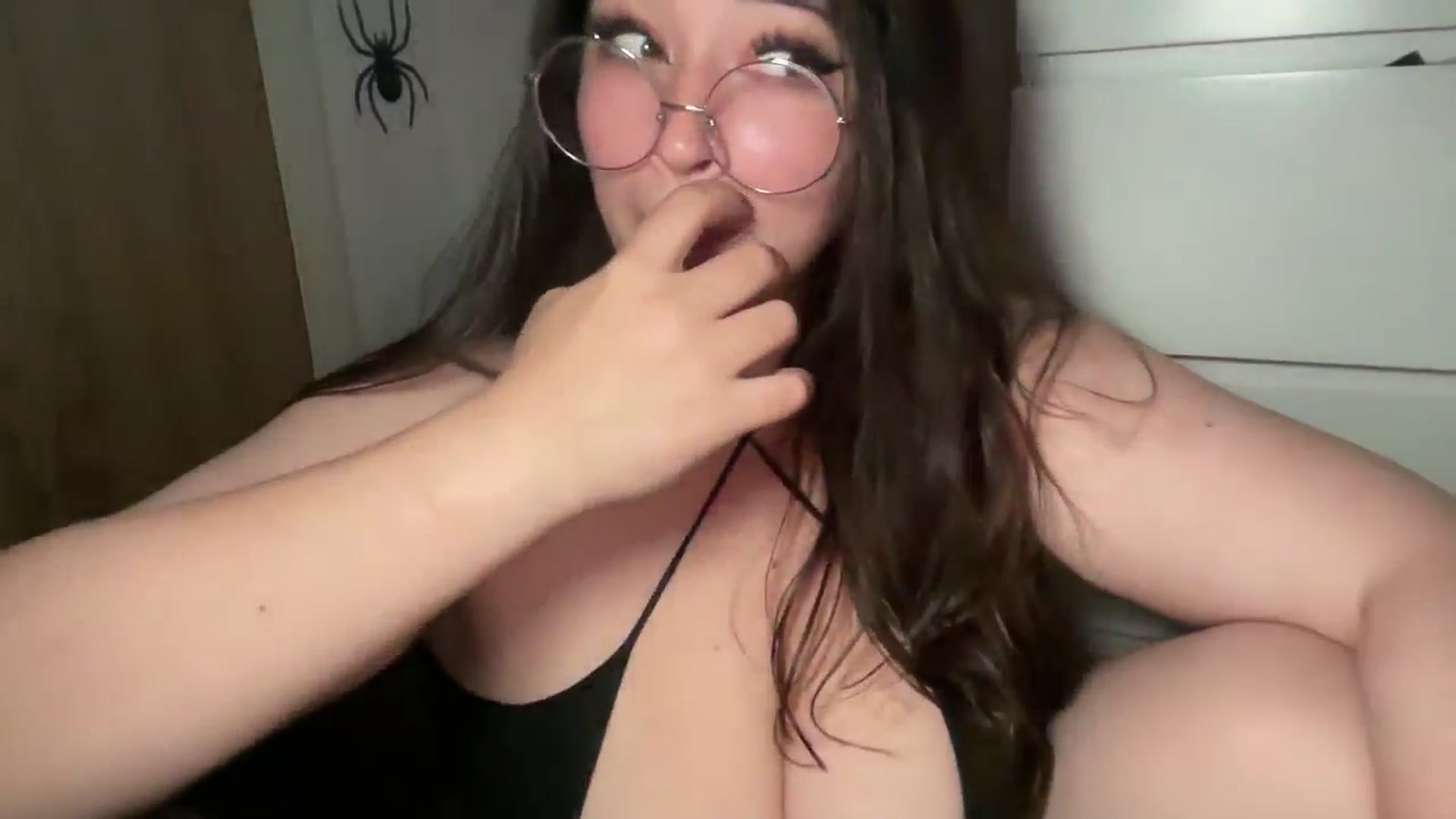 Gallery image thumbnail from Hasymura's myfreecams stream on, 11/01/2024, 24:31 image 9 of 20