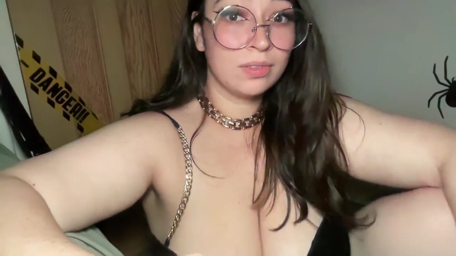 Gallery image thumbnail from Hasymura's myfreecams stream on, 11/04/2024, 24:56 image 14 of 20