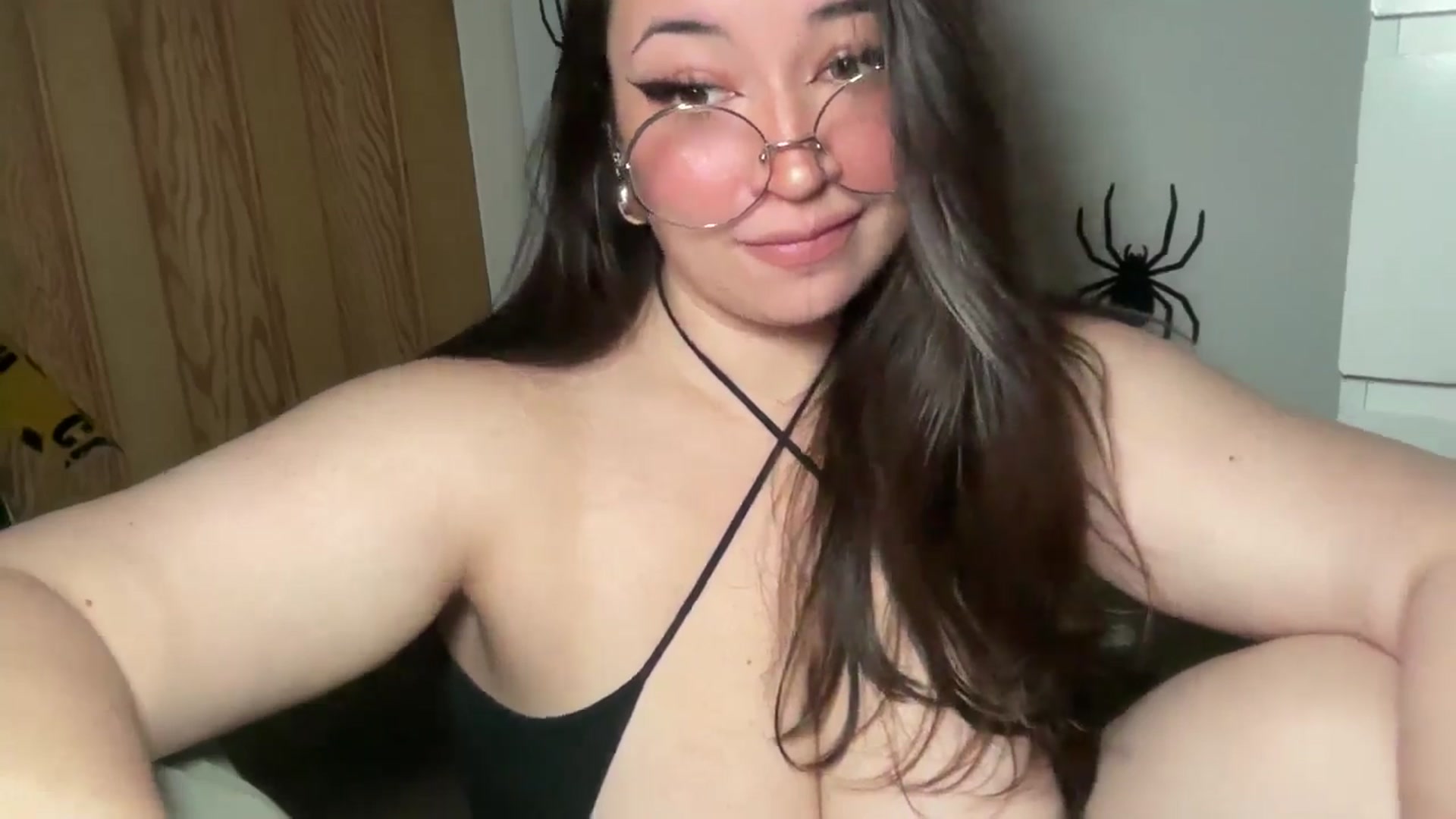 Gallery image thumbnail from Hasymura's myfreecams stream on, 11/10/2024, 23:51 image 16 of 20