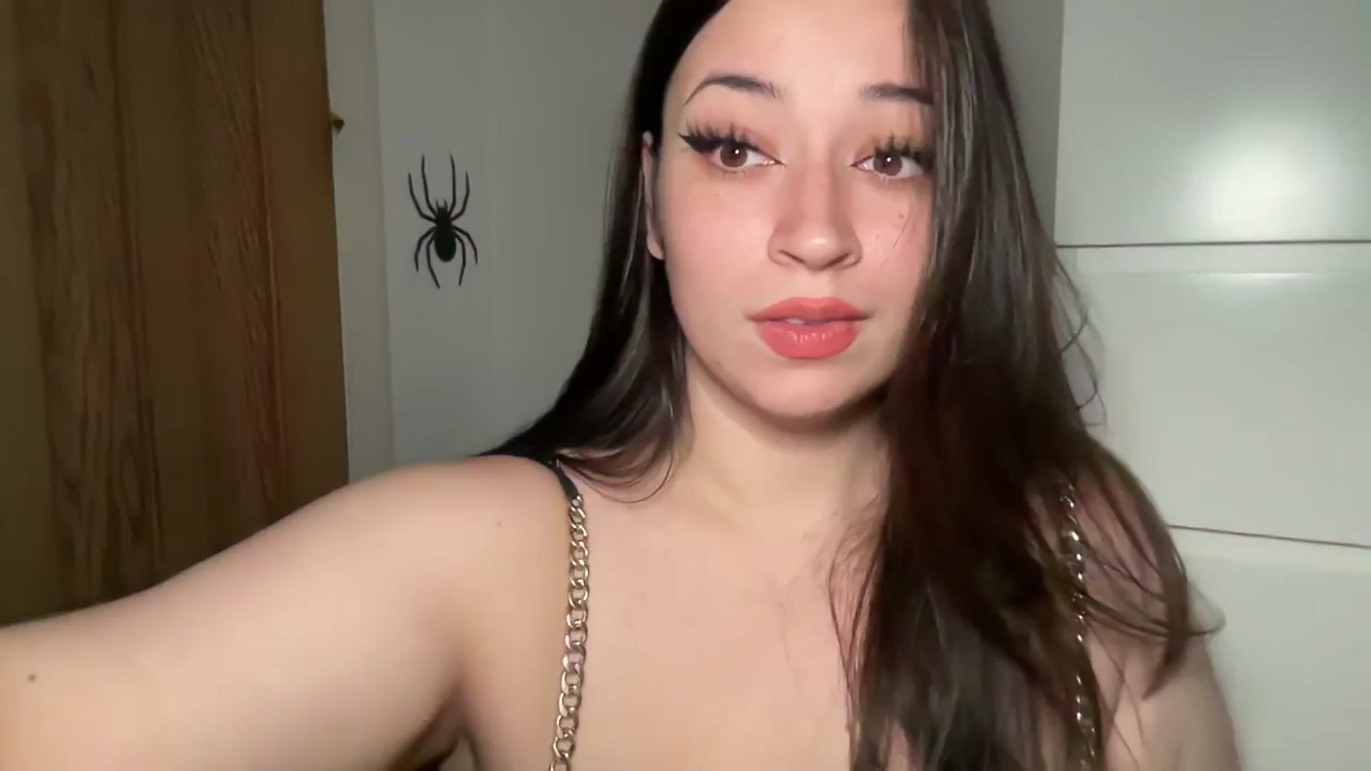 Gallery image thumbnail from Hasymura's myfreecams stream on, 11/15/2024, 24:35 image 15 of 20