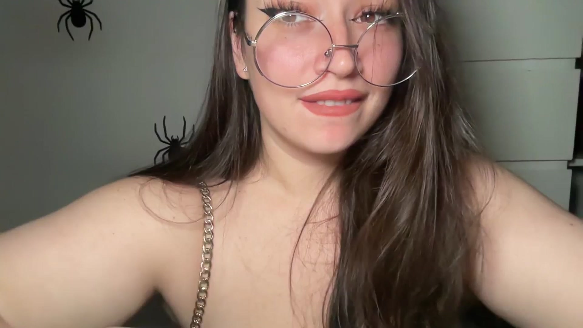 Gallery image thumbnail from Hasymura's myfreecams stream on, 11/18/2024, 01:23 image 10 of 20
