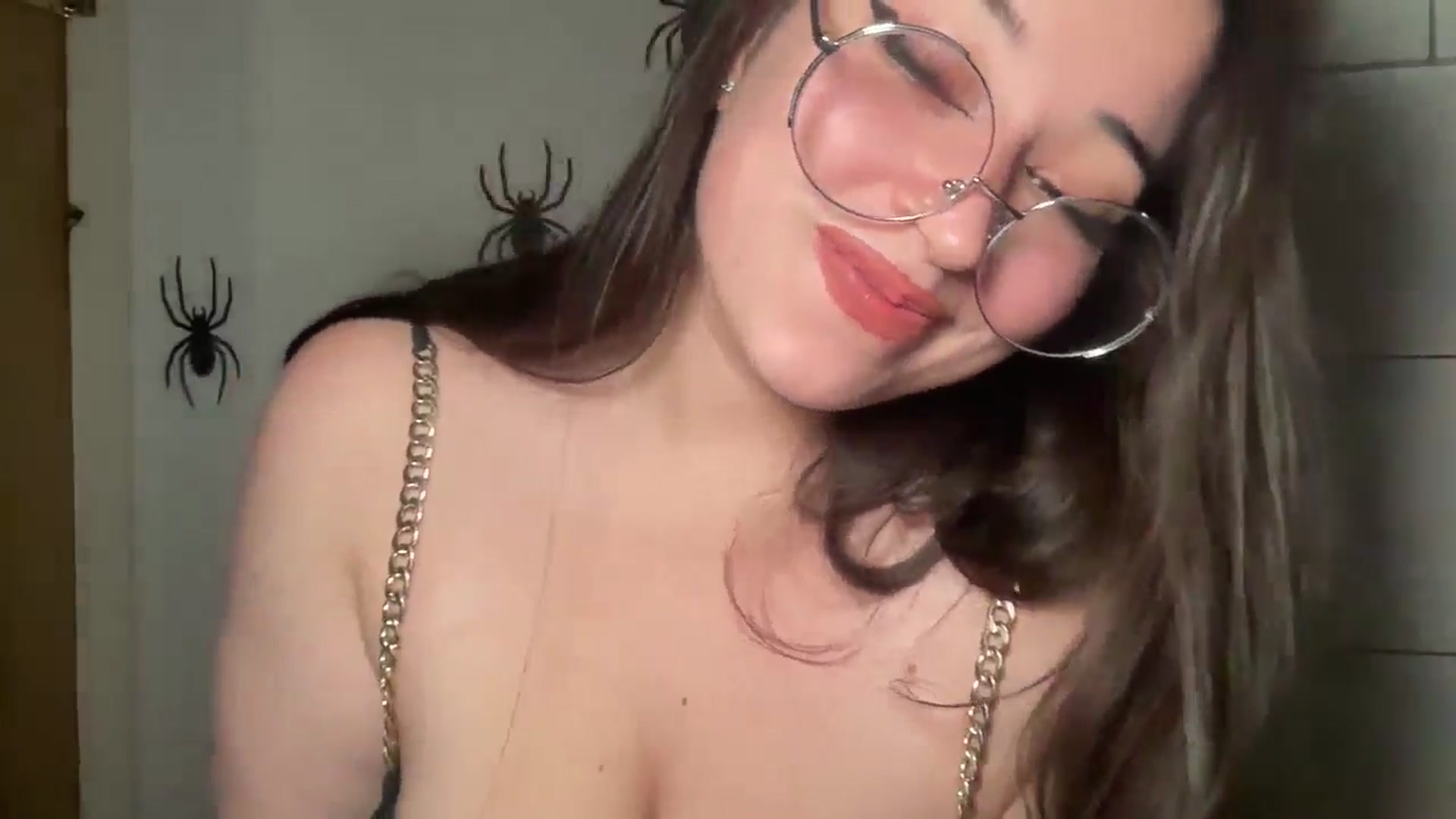 Gallery image thumbnail from Hasymura's myfreecams stream on, 11/18/2024, 01:23 image 2 of 20