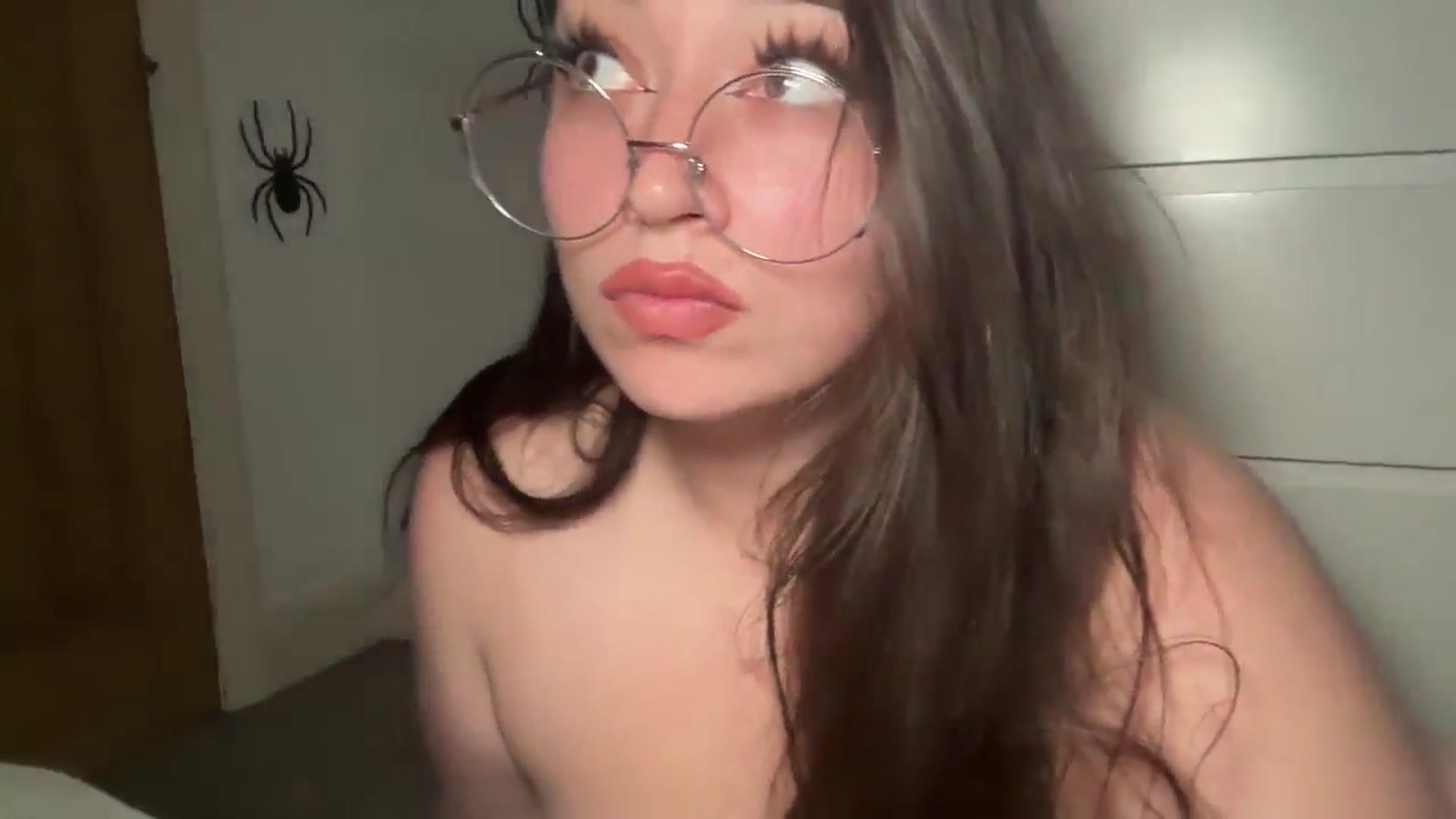 Gallery image thumbnail from Hasymura's myfreecams stream on, 11/18/2024, 01:54 image 2 of 20