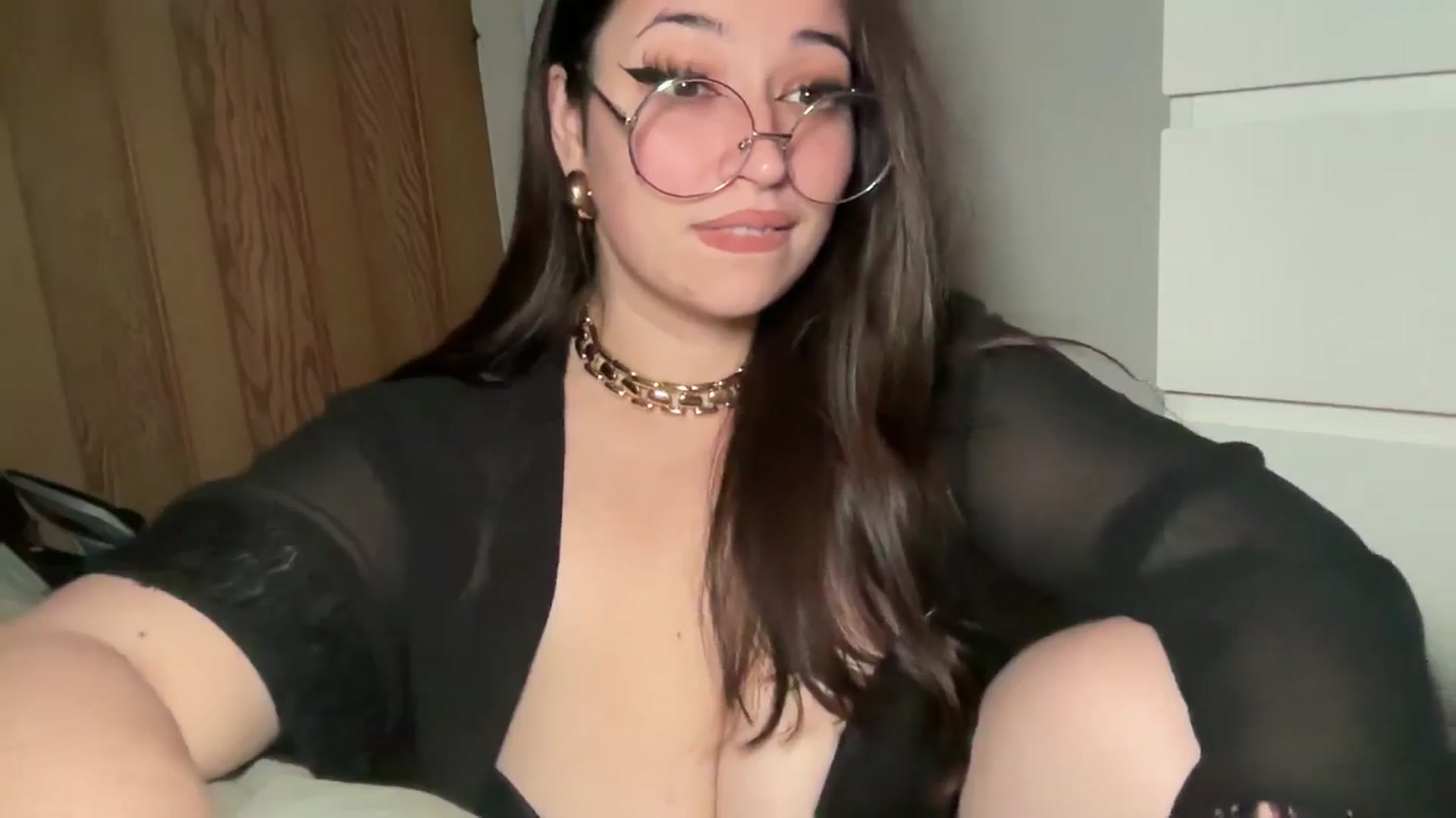 Gallery image thumbnail from Hasymura's myfreecams stream on, 11/22/2024, 01:21 image 20 of 20