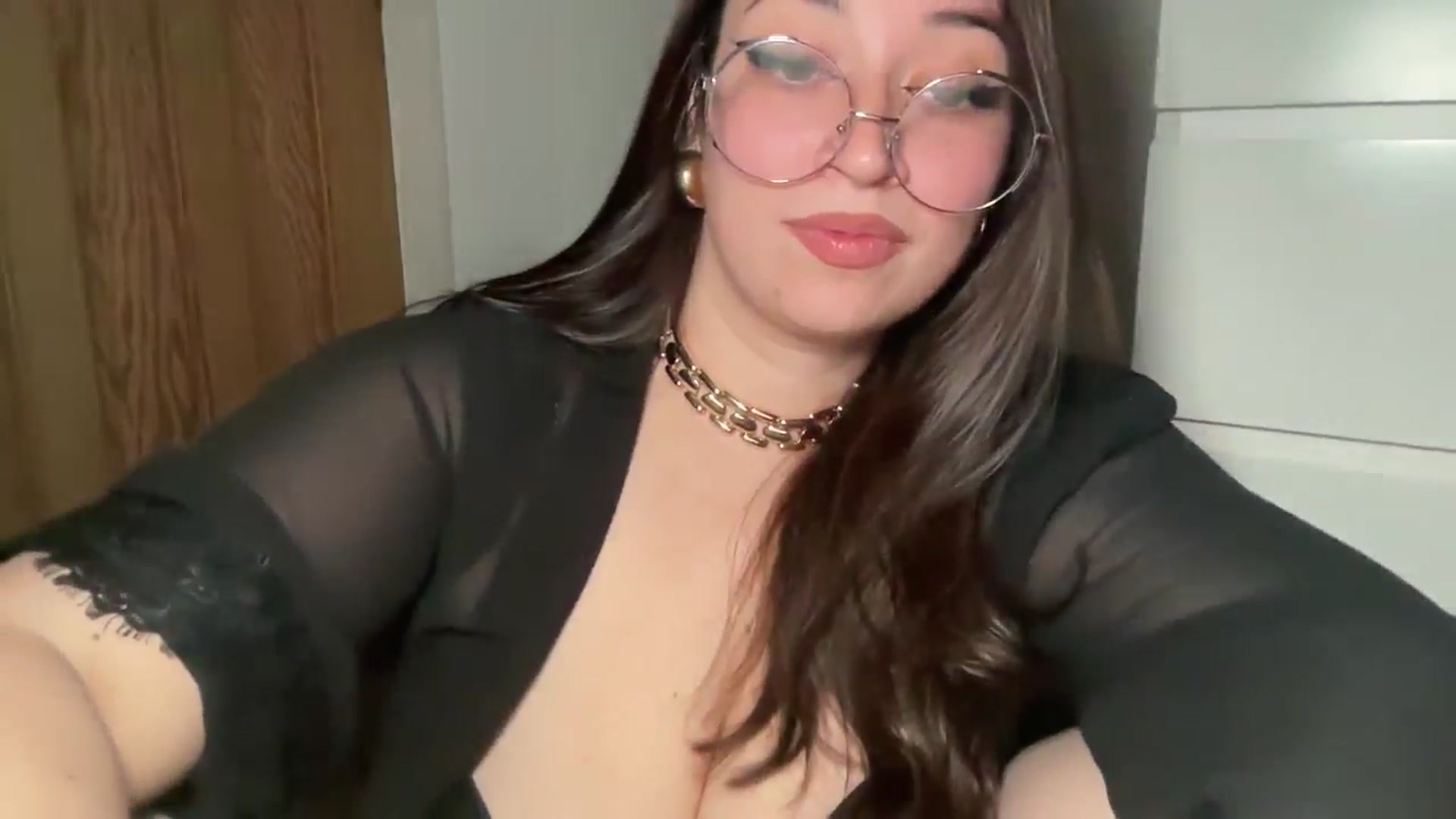 Gallery image thumbnail from Hasymura's myfreecams stream on, 11/23/2024, 22:21 image 13 of 20