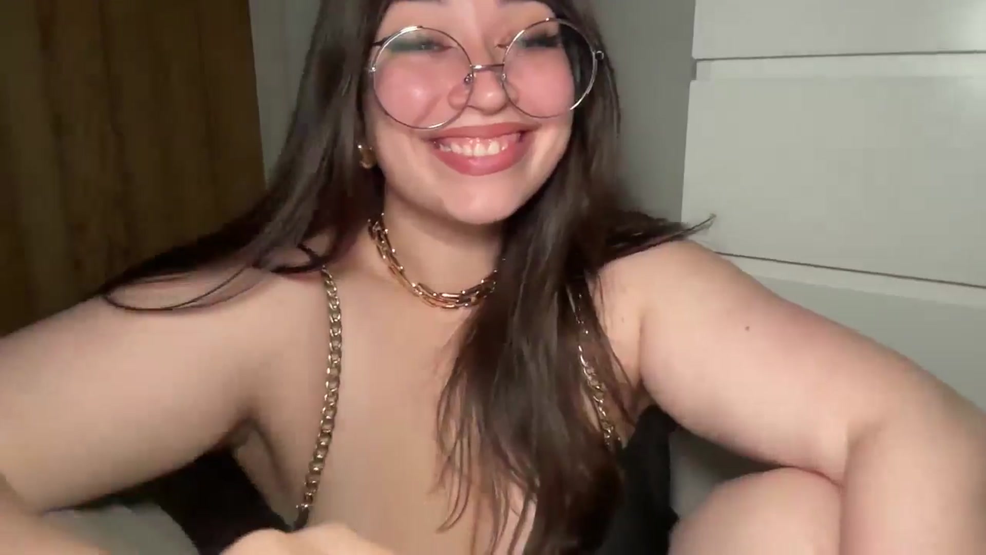 Gallery image thumbnail from Hasymura's myfreecams stream on, 11/24/2024, 24:08 image 13 of 20
