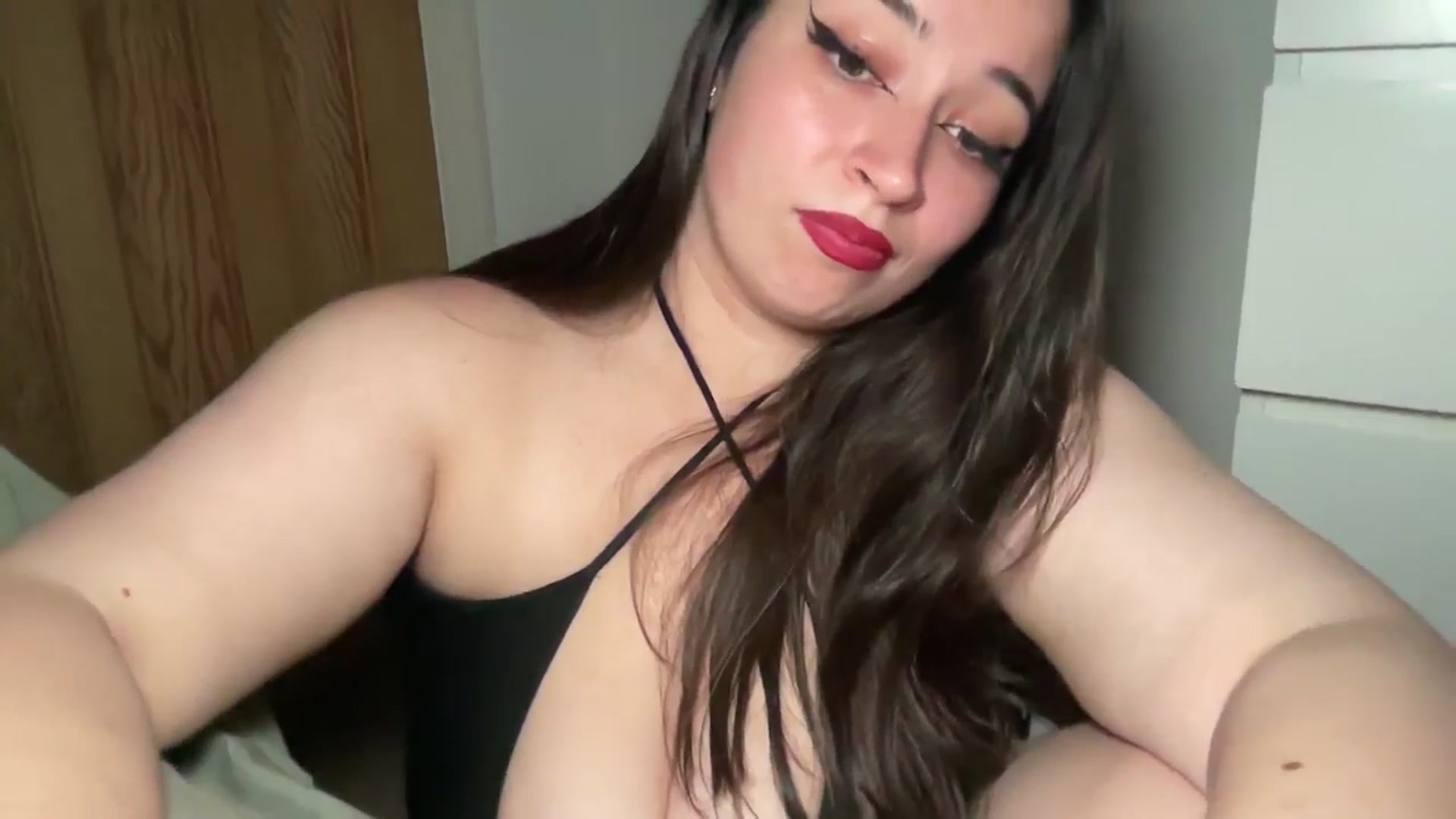 Gallery image thumbnail from Hasymura's myfreecams stream on, 12/08/2024, 21:45 image 4 of 20