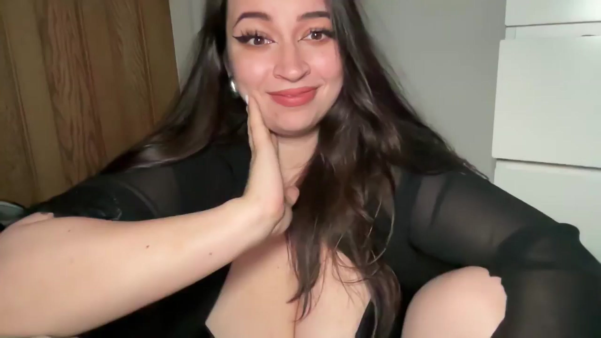 Gallery image thumbnail from Hasymura's myfreecams stream on, 12/10/2024, 02:01 image 19 of 20