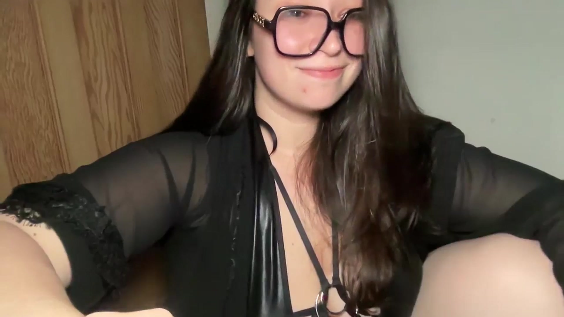 Gallery image thumbnail from Hasymura's myfreecams stream on, 12/12/2024, 24:51 image 4 of 20