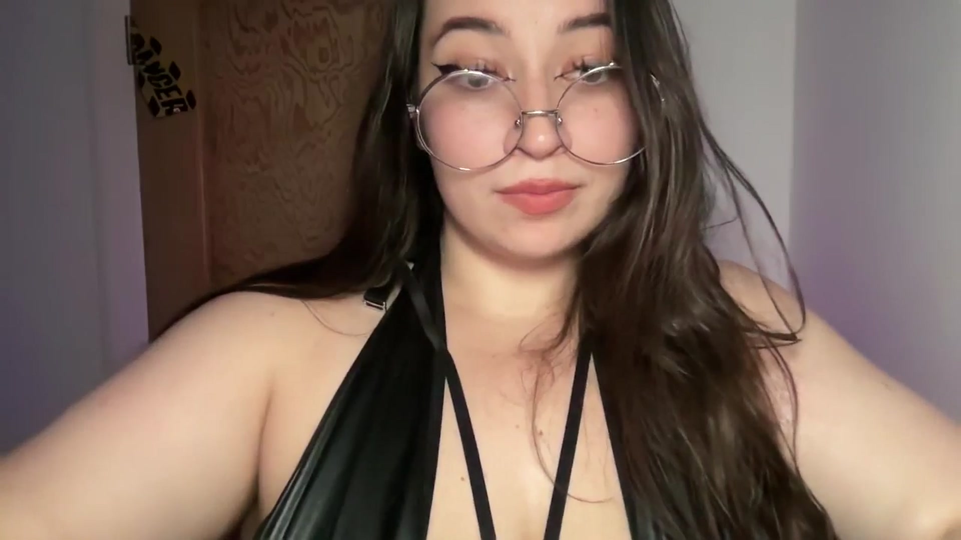 Gallery image thumbnail from Hasymura's myfreecams stream on, 12/16/2024, 02:02 image 16 of 20