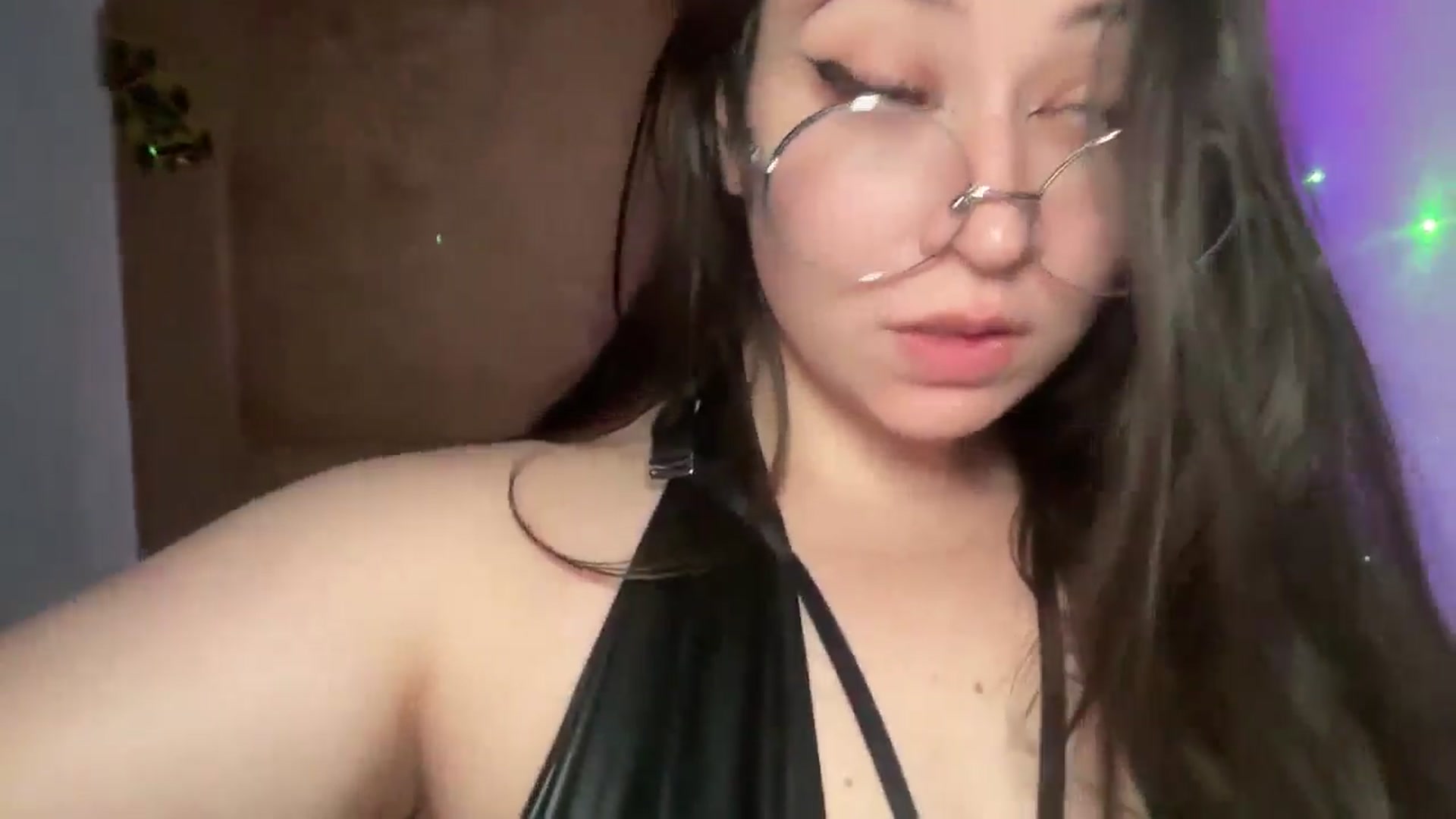 Gallery image thumbnail from Hasymura's myfreecams stream on, 12/16/2024, 03:03 image 12 of 20