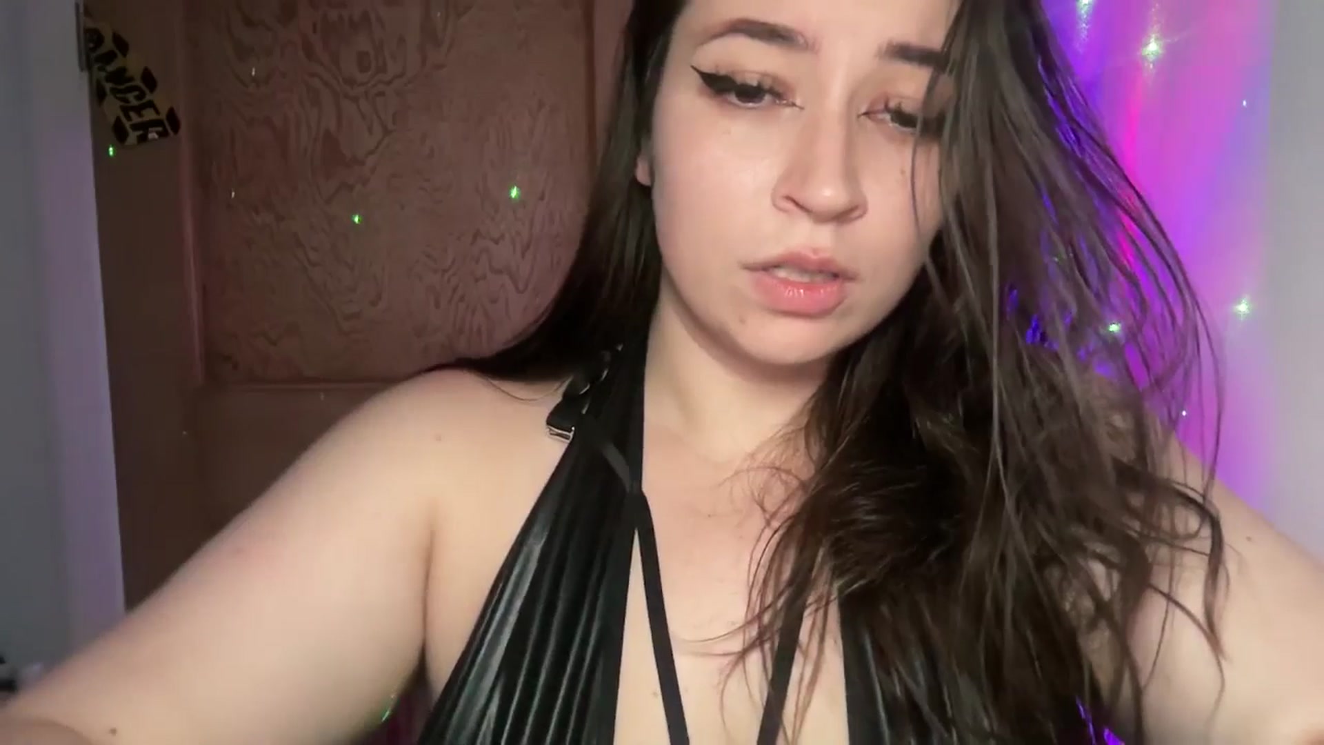 Gallery image thumbnail from Hasymura's myfreecams stream on, 12/16/2024, 03:03 image 6 of 20