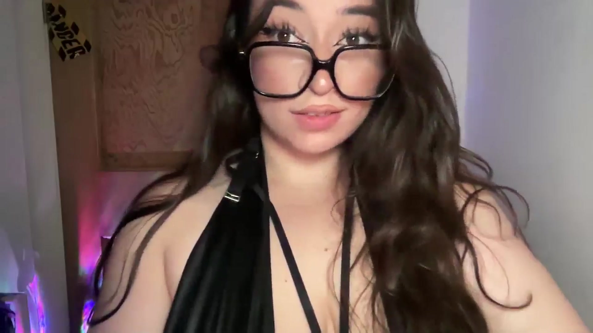 Gallery image thumbnail from Hasymura's myfreecams stream on, 12/25/2024, 24:14 image 12 of 20