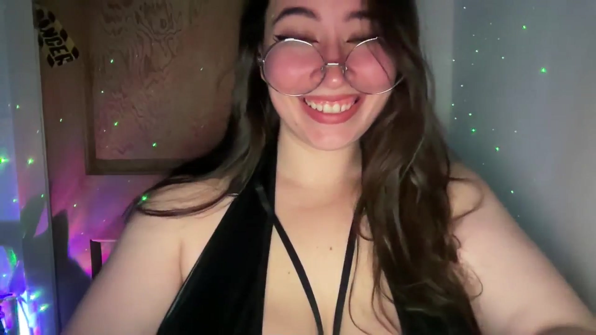 Gallery image thumbnail from Hasymura's myfreecams stream on, 01/05/2025, 21:34 image 20 of 20