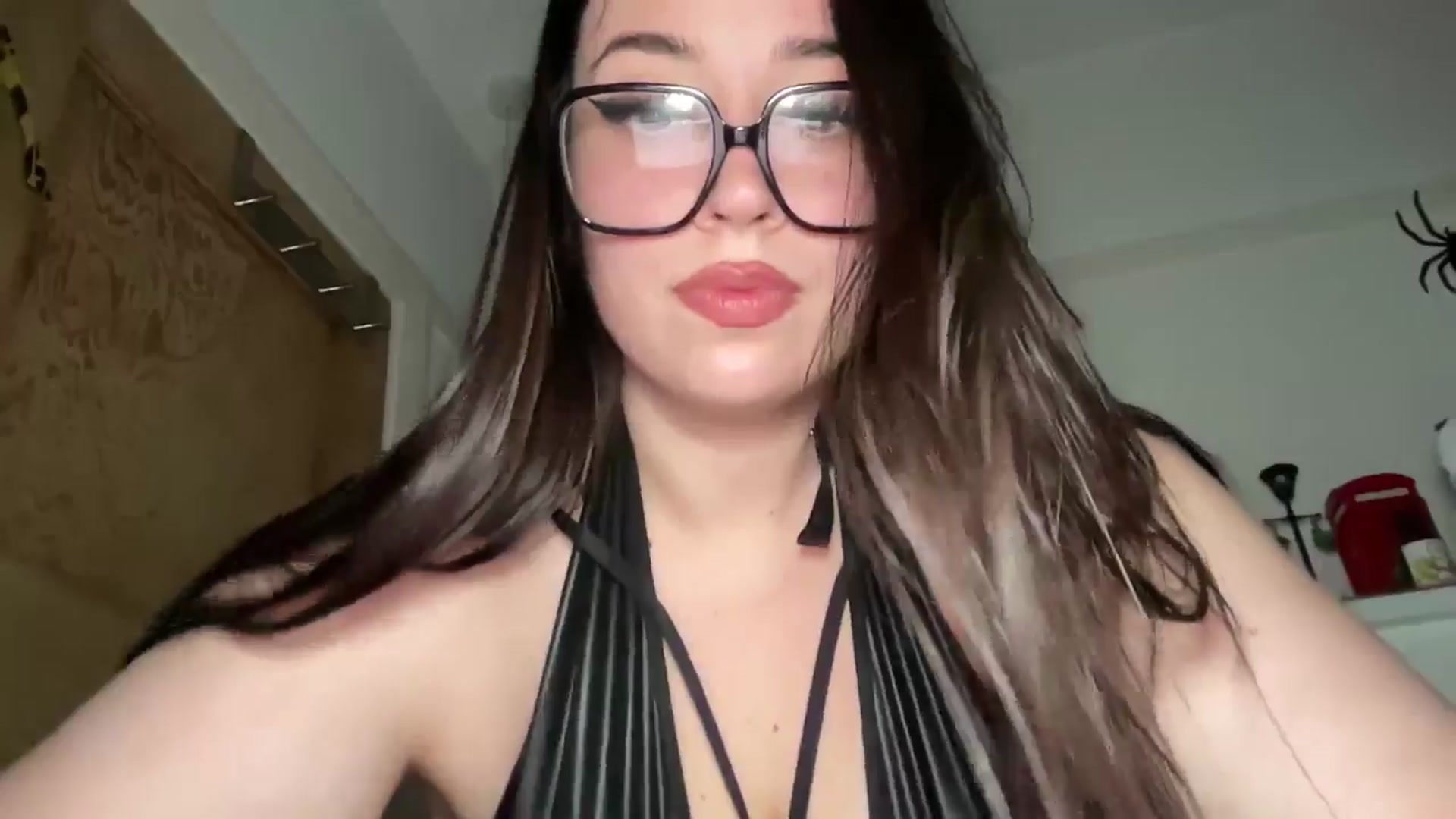Gallery image thumbnail from Hasymura's myfreecams stream on, 01/08/2025, 24:01 image 11 of 20