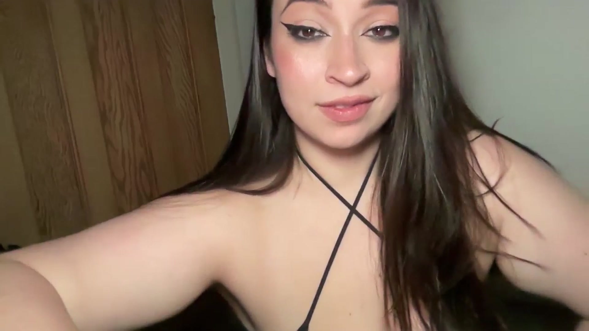 Gallery image thumbnail from Hasymura's myfreecams stream on, 01/13/2025, 24:02 image 12 of 20