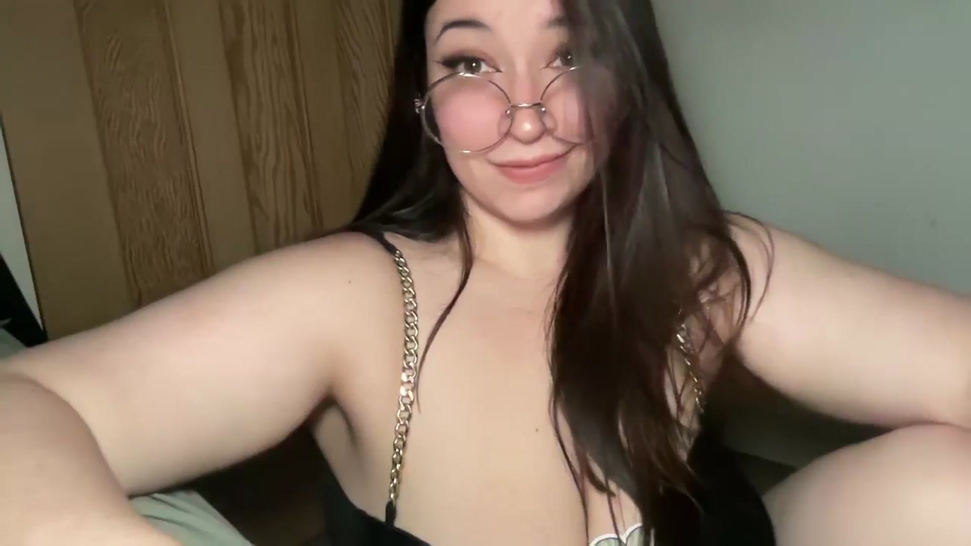 Gallery image thumbnail from Hasymura's myfreecams stream on, 01/17/2025, 01:38 image 20 of 20