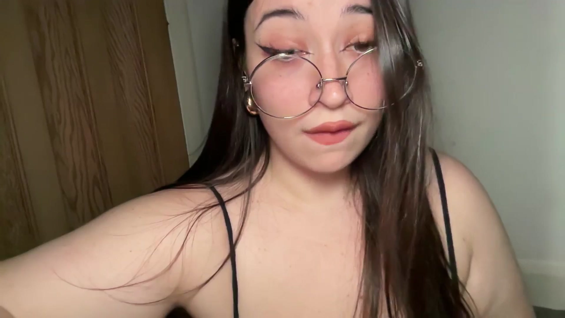Gallery image thumbnail from Hasymura's myfreecams stream on, 01/21/2025, 22:35 image 19 of 20