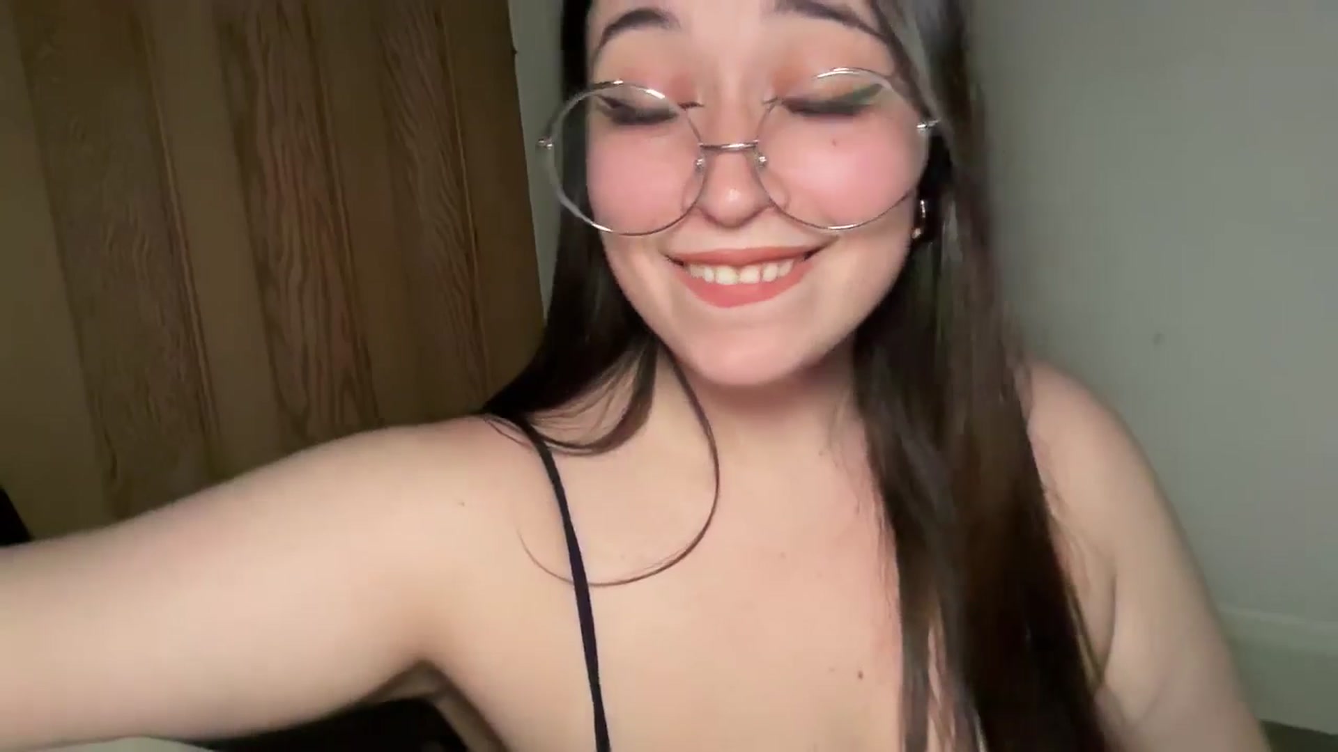 Gallery image thumbnail from Hasymura's myfreecams stream on, 01/21/2025, 23:11 image 6 of 20
