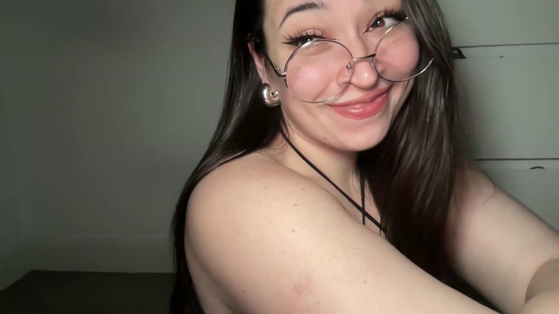 Gallery image thumbnail from Hasymura's myfreecams stream on, 02/04/2025, 22:53 image 12 of 20