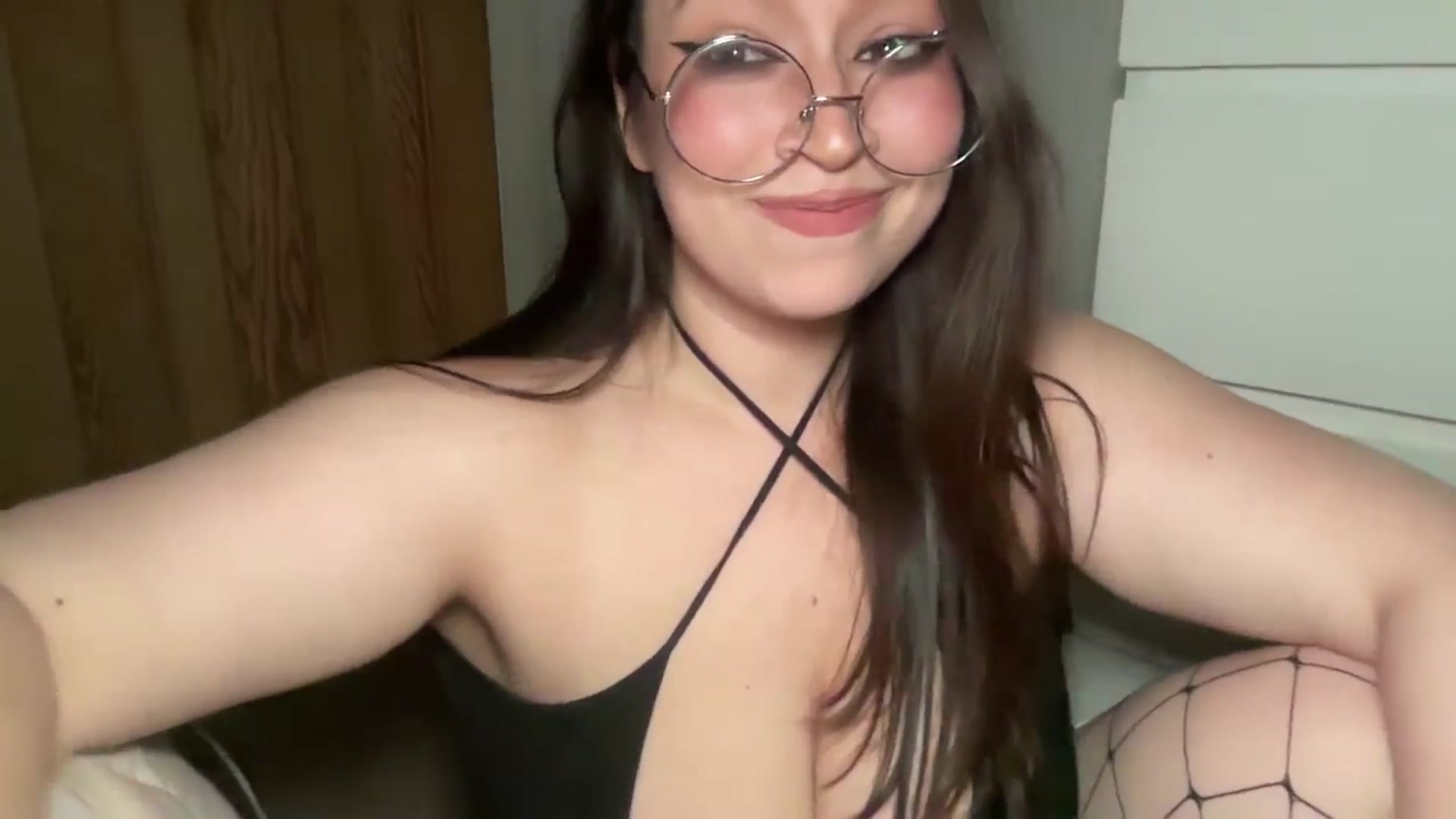 Gallery image thumbnail from Hasymura's myfreecams stream on, 02/07/2025, 23:27 image 15 of 20