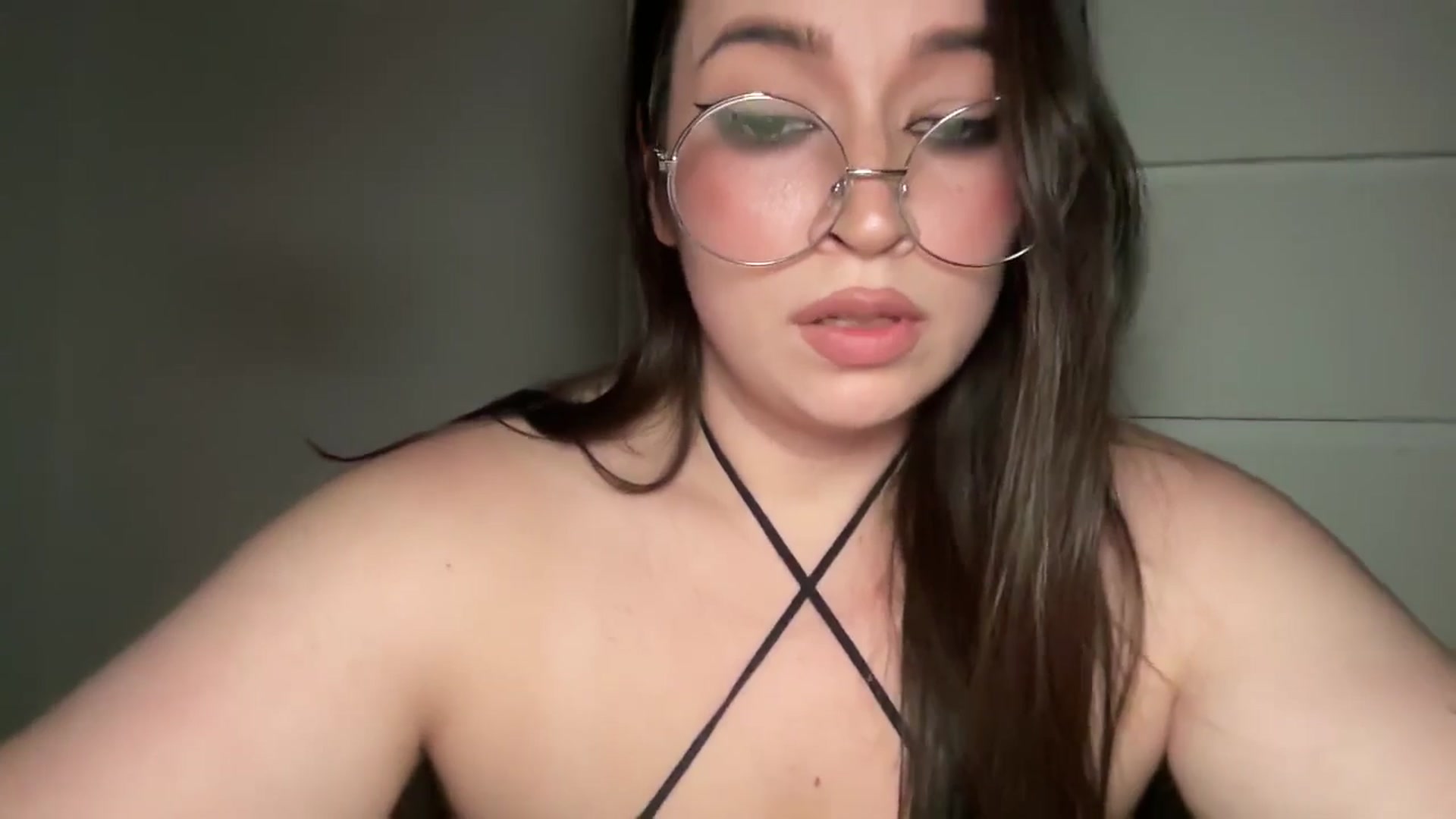 Gallery image thumbnail from Hasymura's myfreecams stream on, 02/07/2025, 23:27 image 7 of 20