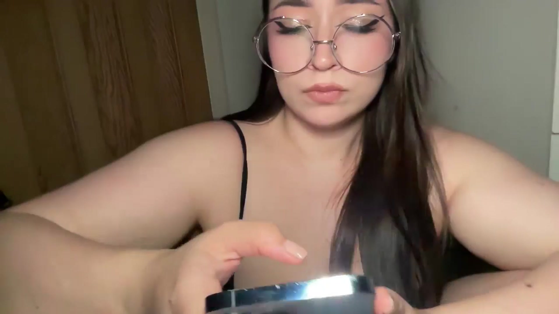 Gallery image thumbnail from Hasymura's myfreecams stream on, 02/26/2025, 23:56 image 3 of 20