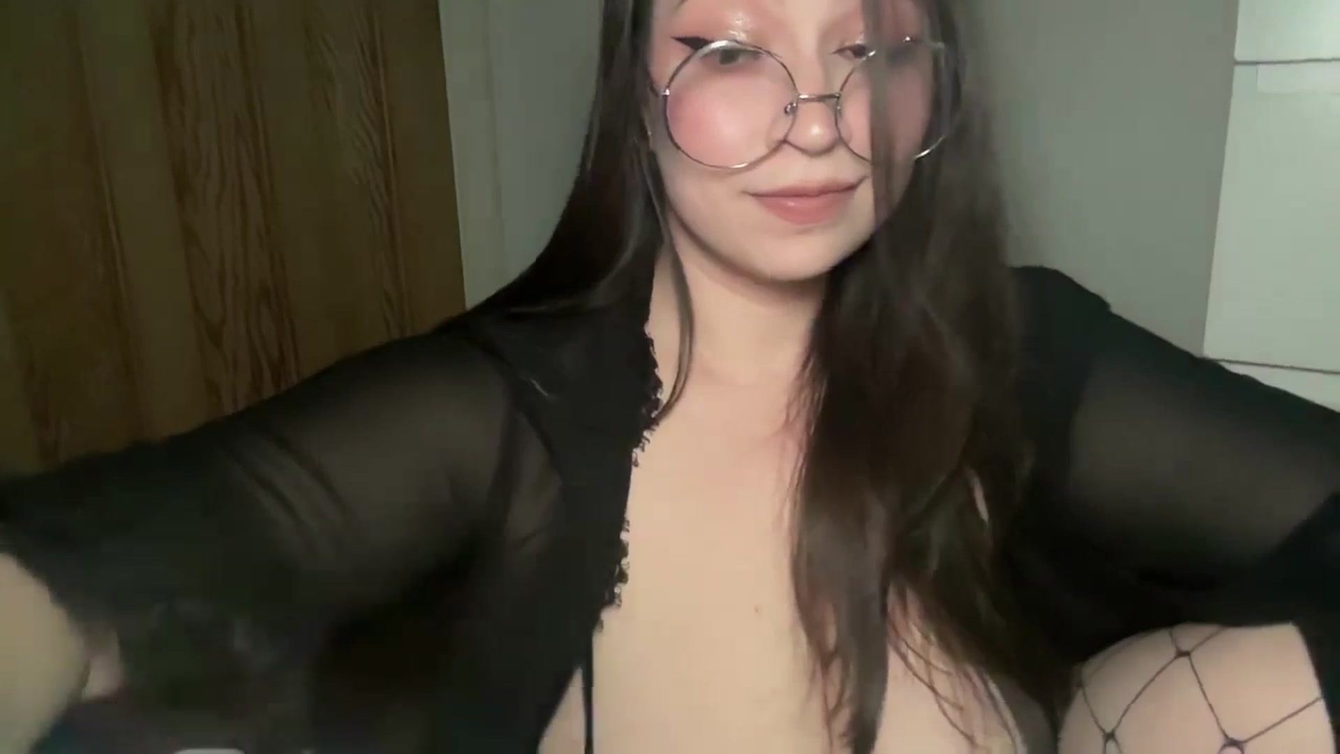Gallery image thumbnail from Hasymura's myfreecams stream on, 03/02/2025, 21:07 image 9 of 20