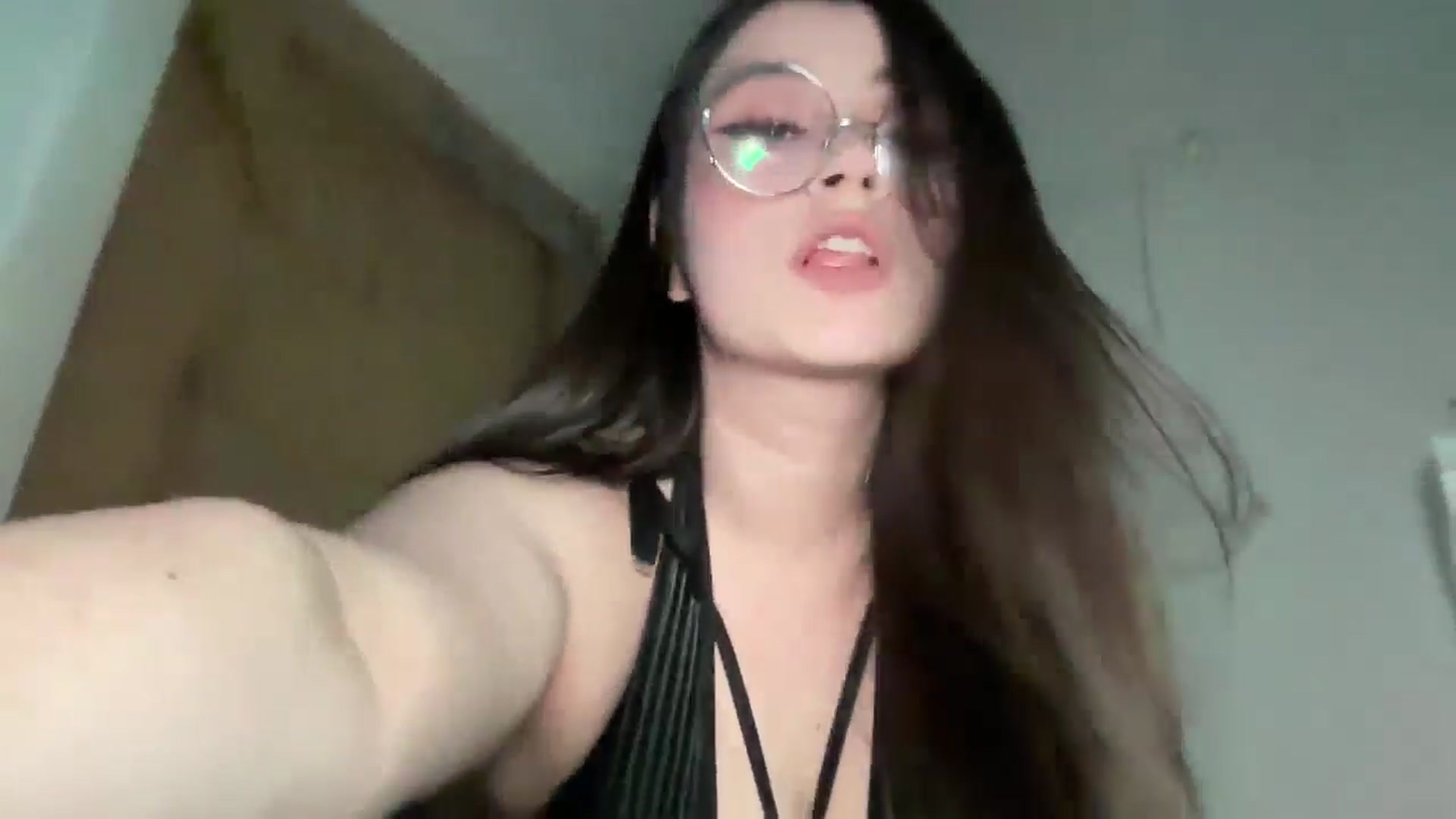 Gallery image thumbnail from Hasymura's myfreecams stream on, 03/02/2025, 21:39 image 4 of 20