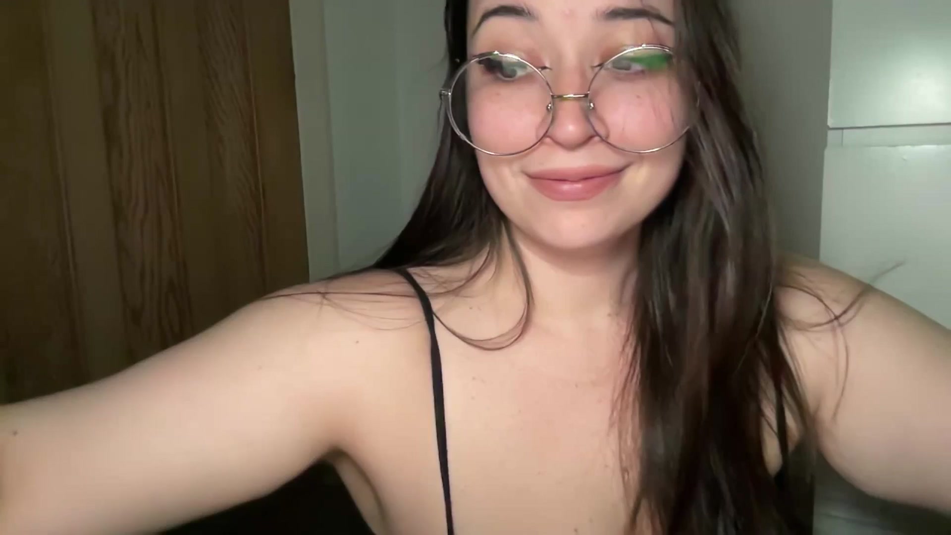Gallery image thumbnail from Hasymura's myfreecams stream on, 03/04/2025, 23:37 image 1 of 20