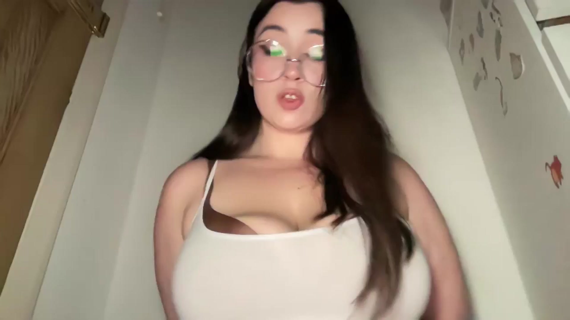 Gallery image thumbnail from Hasymura's myfreecams stream on, 03/05/2025, 22:53 image 1 of 20
