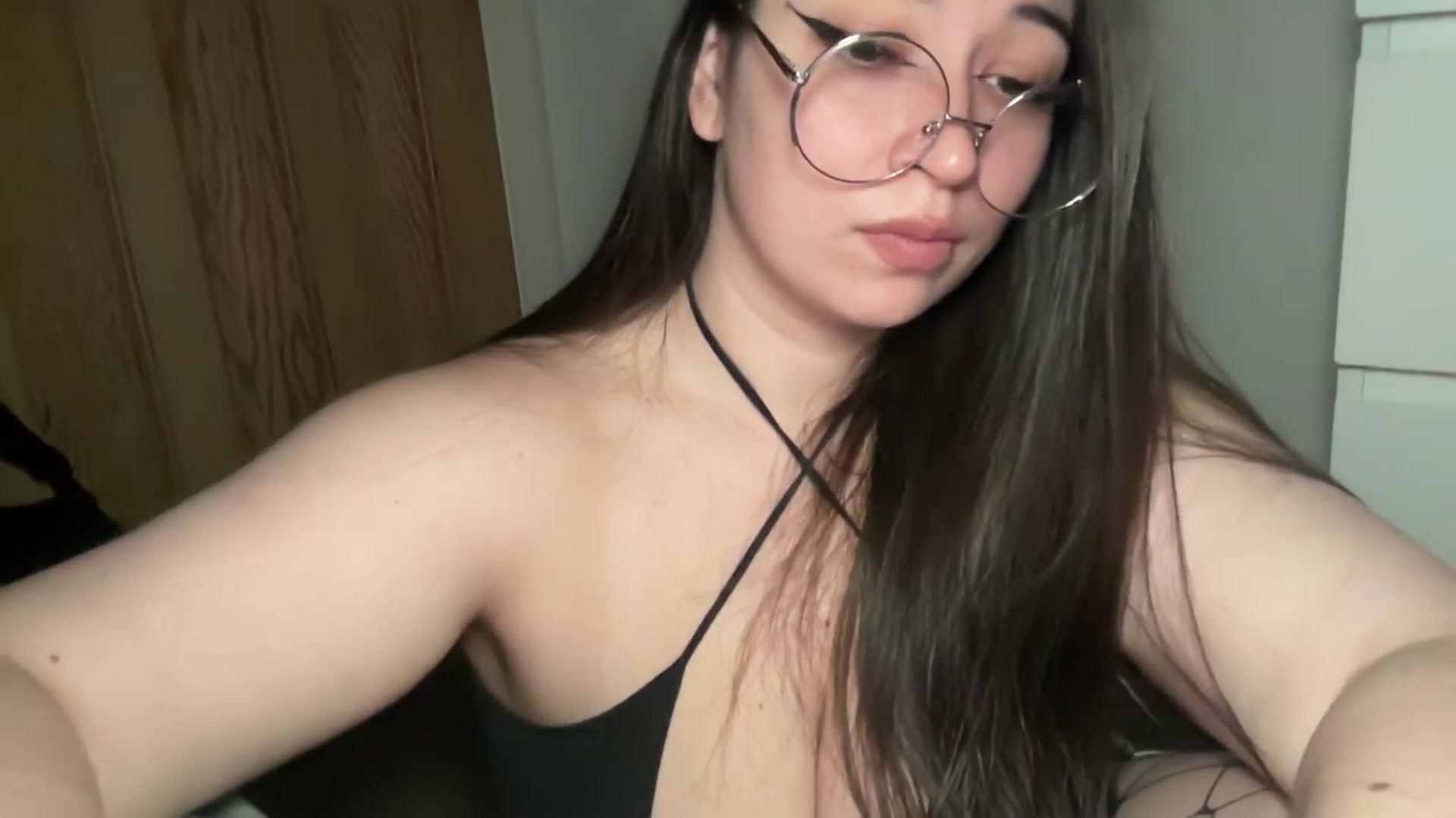 Gallery image thumbnail from Hasymura's myfreecams stream on, 03/10/2025, 01:02 image 2 of 20