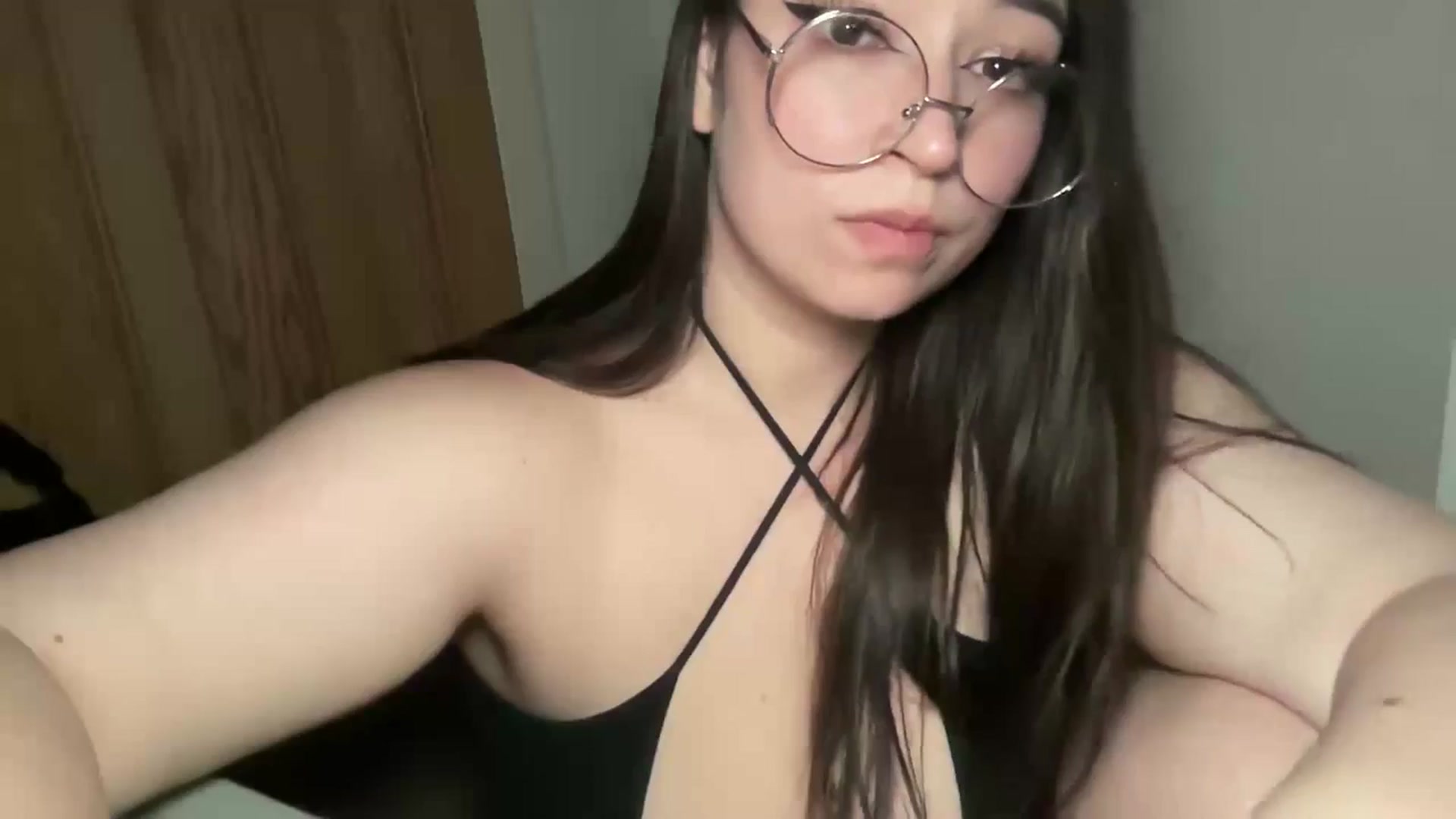 Gallery image thumbnail from Hasymura's myfreecams stream on, 03/11/2025, 24:22 image 7 of 20