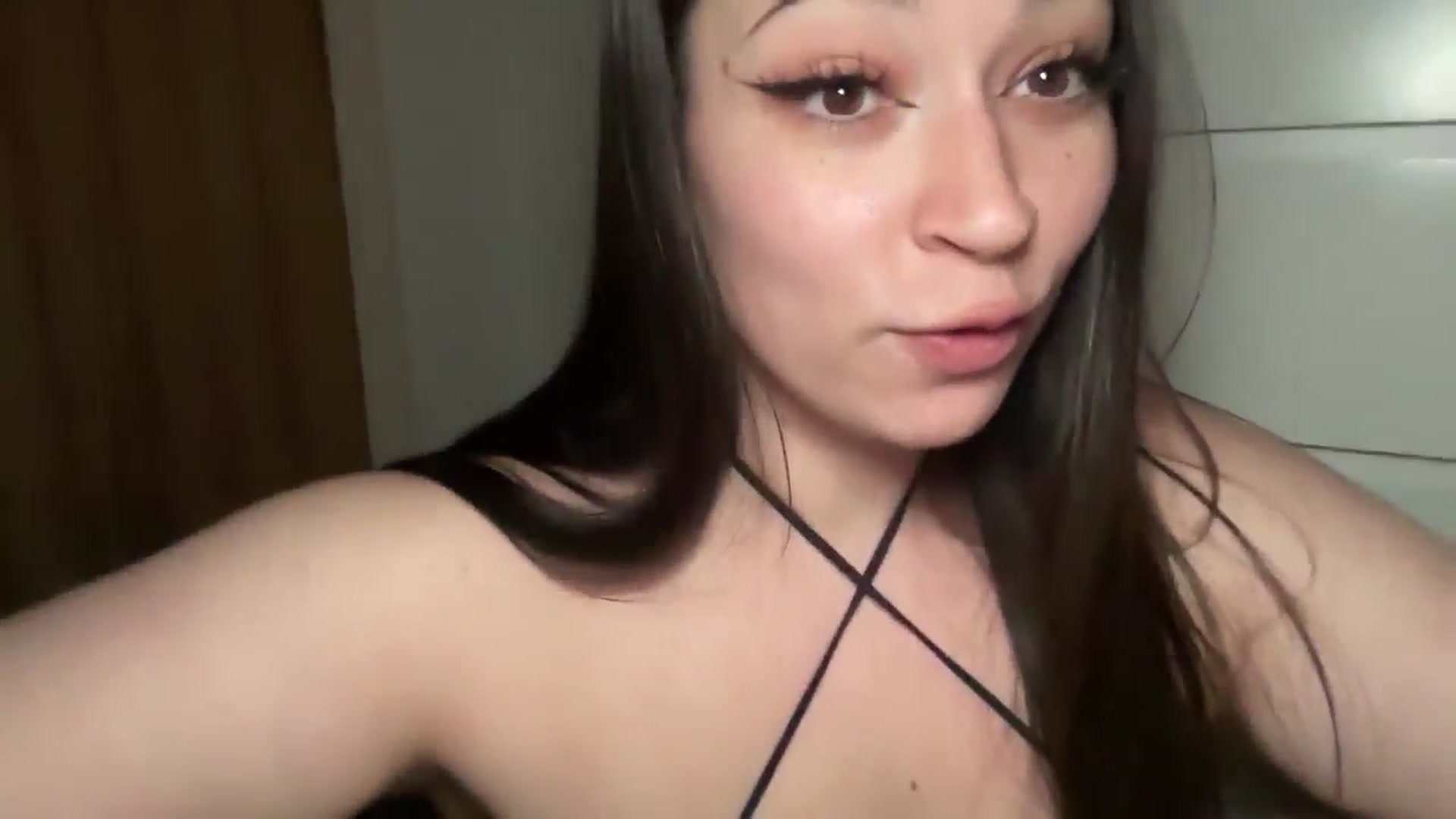 Gallery image thumbnail from Hasymura's myfreecams stream on, 03/14/2025, 23:39 image 19 of 20