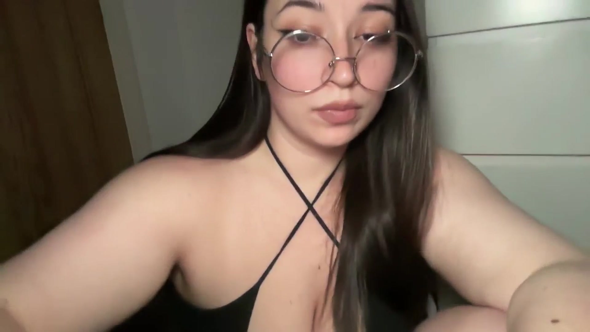 Gallery image thumbnail from Hasymura's myfreecams stream on, 03/15/2025, 23:40 image 19 of 20
