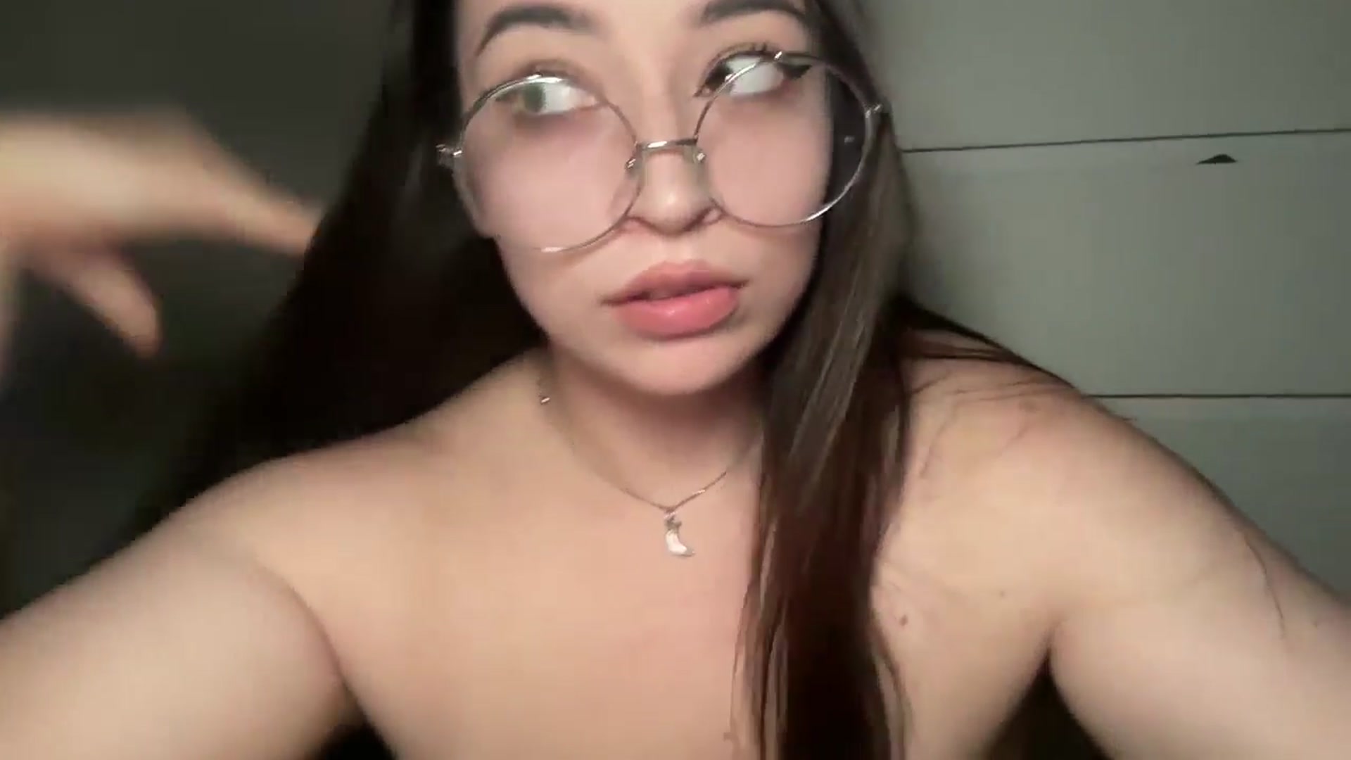 Gallery image thumbnail from Hasymura's myfreecams stream on, 03/31/2025, 24:16 image 18 of 20