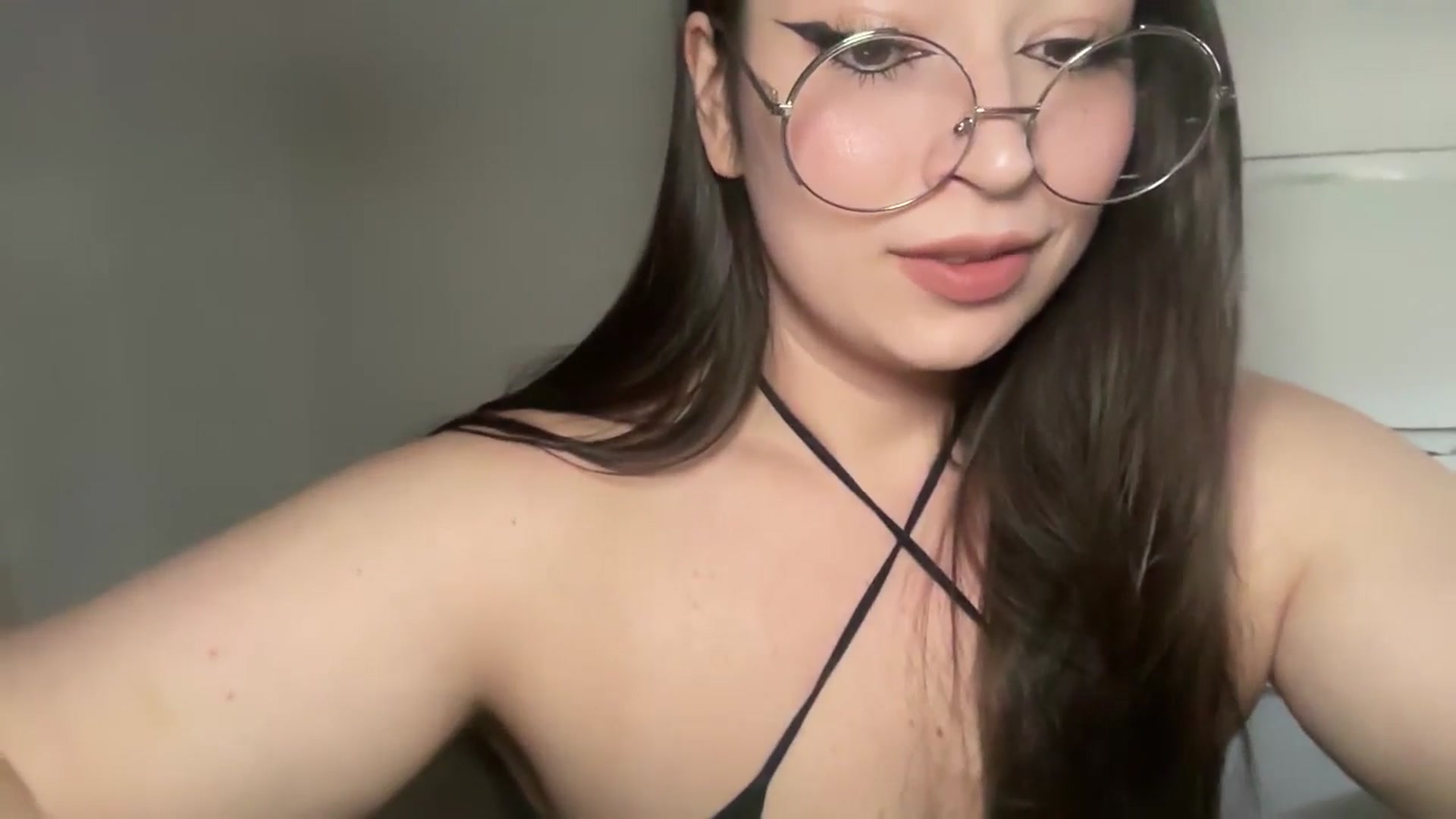 Gallery image thumbnail from Hasymura's myfreecams stream on, 04/08/2025, 15:04 image 14 of 20